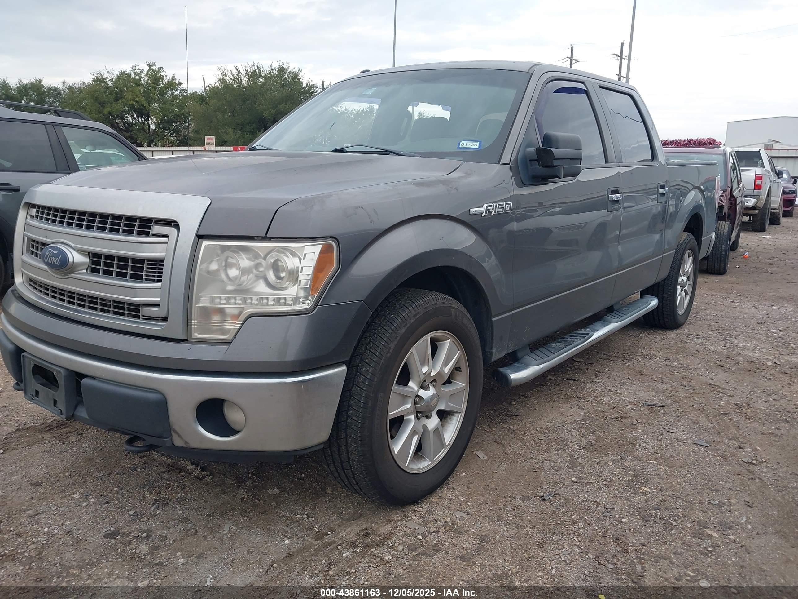 FORD F-150 image 2