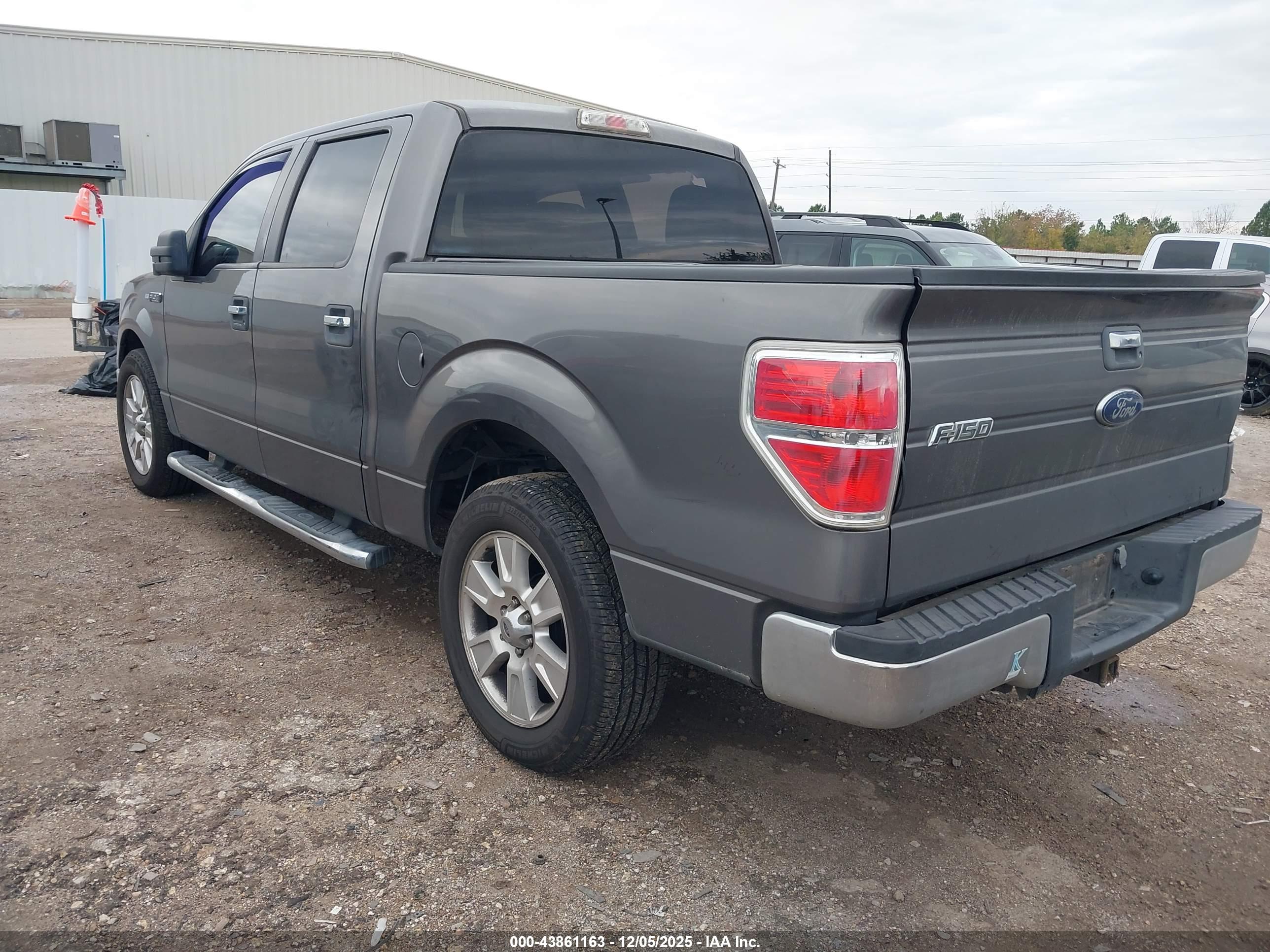 FORD F-150 image 3