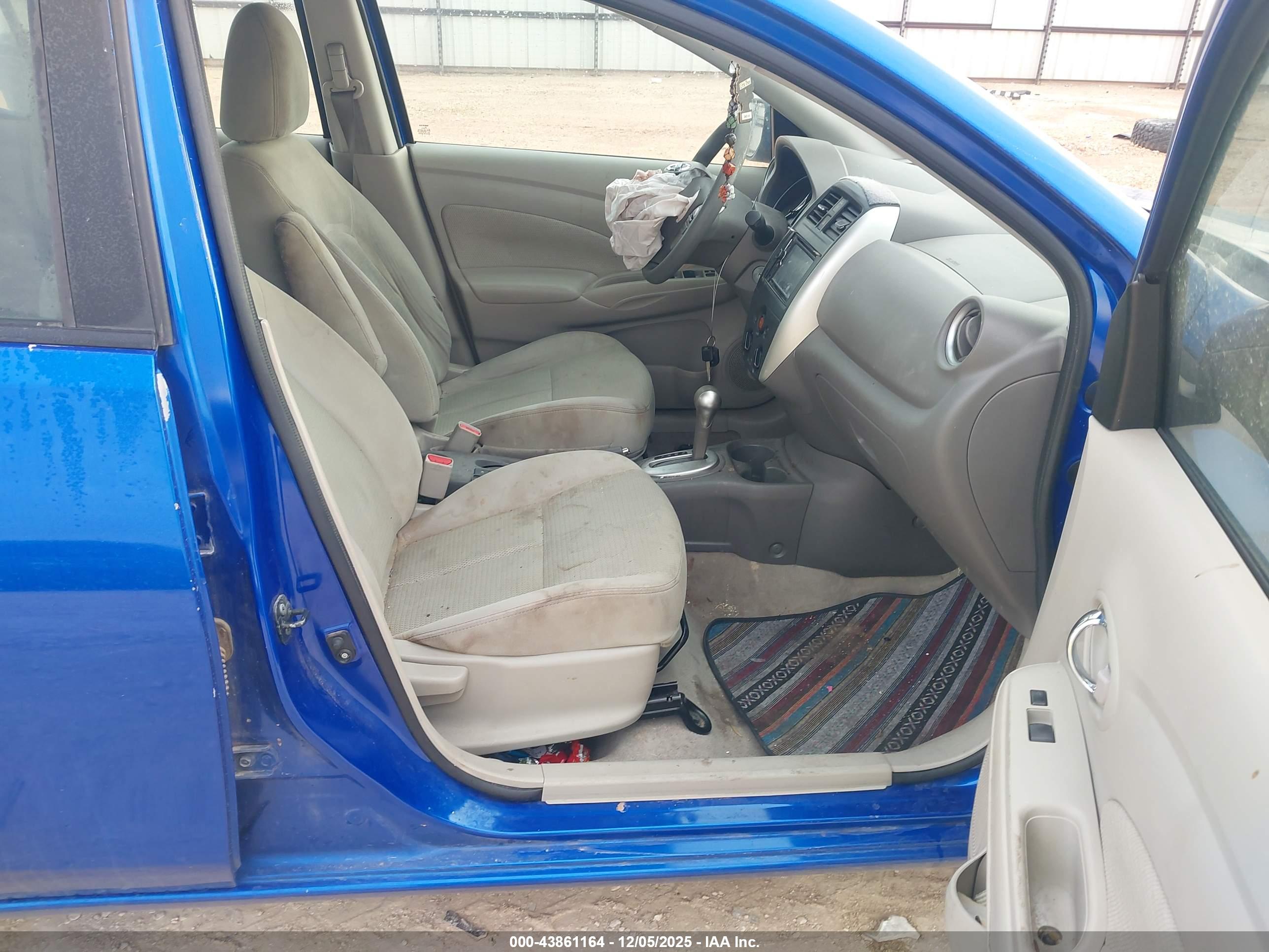 NISSAN VERSA image 5