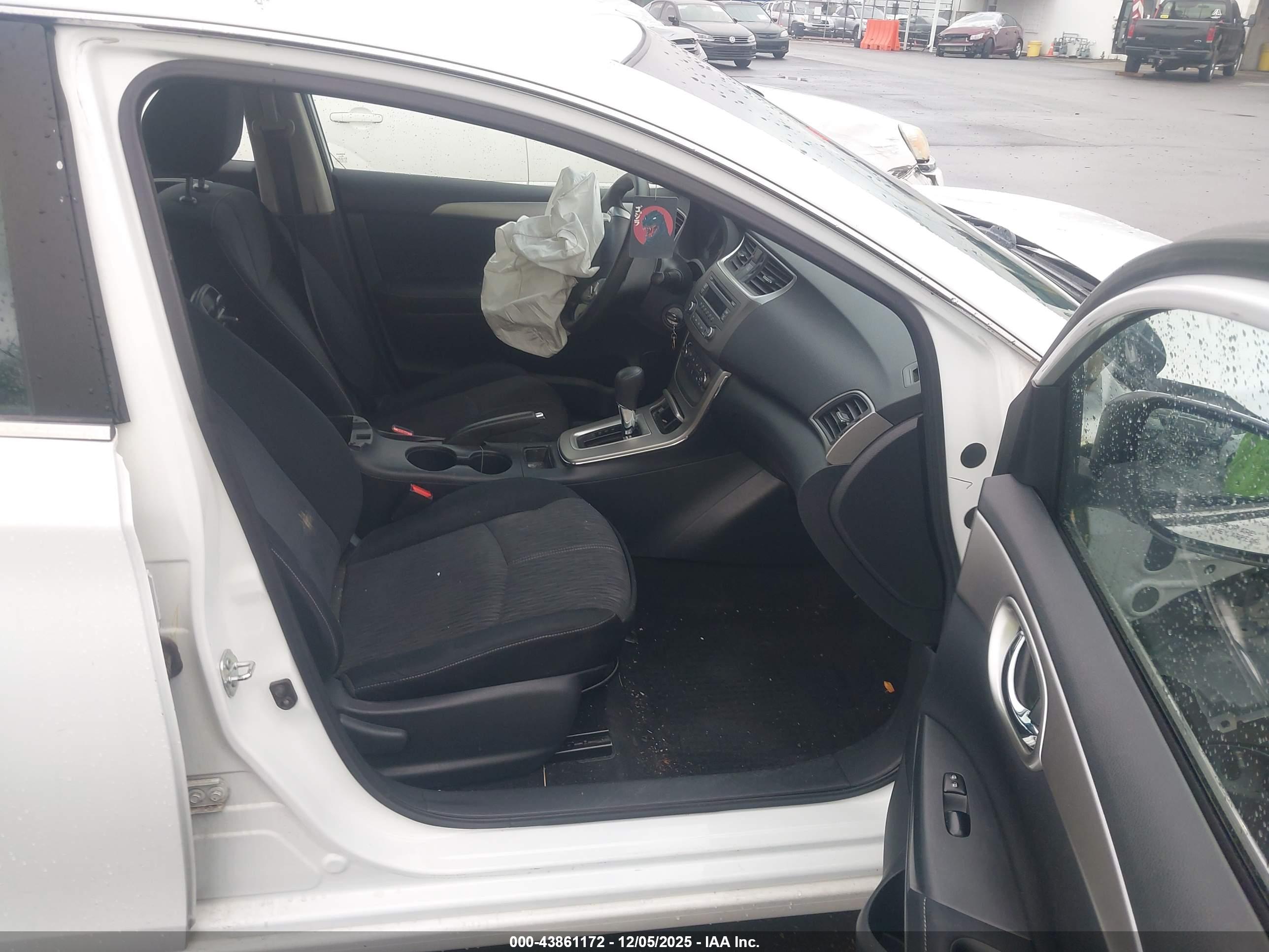 NISSAN SENTRA image 5