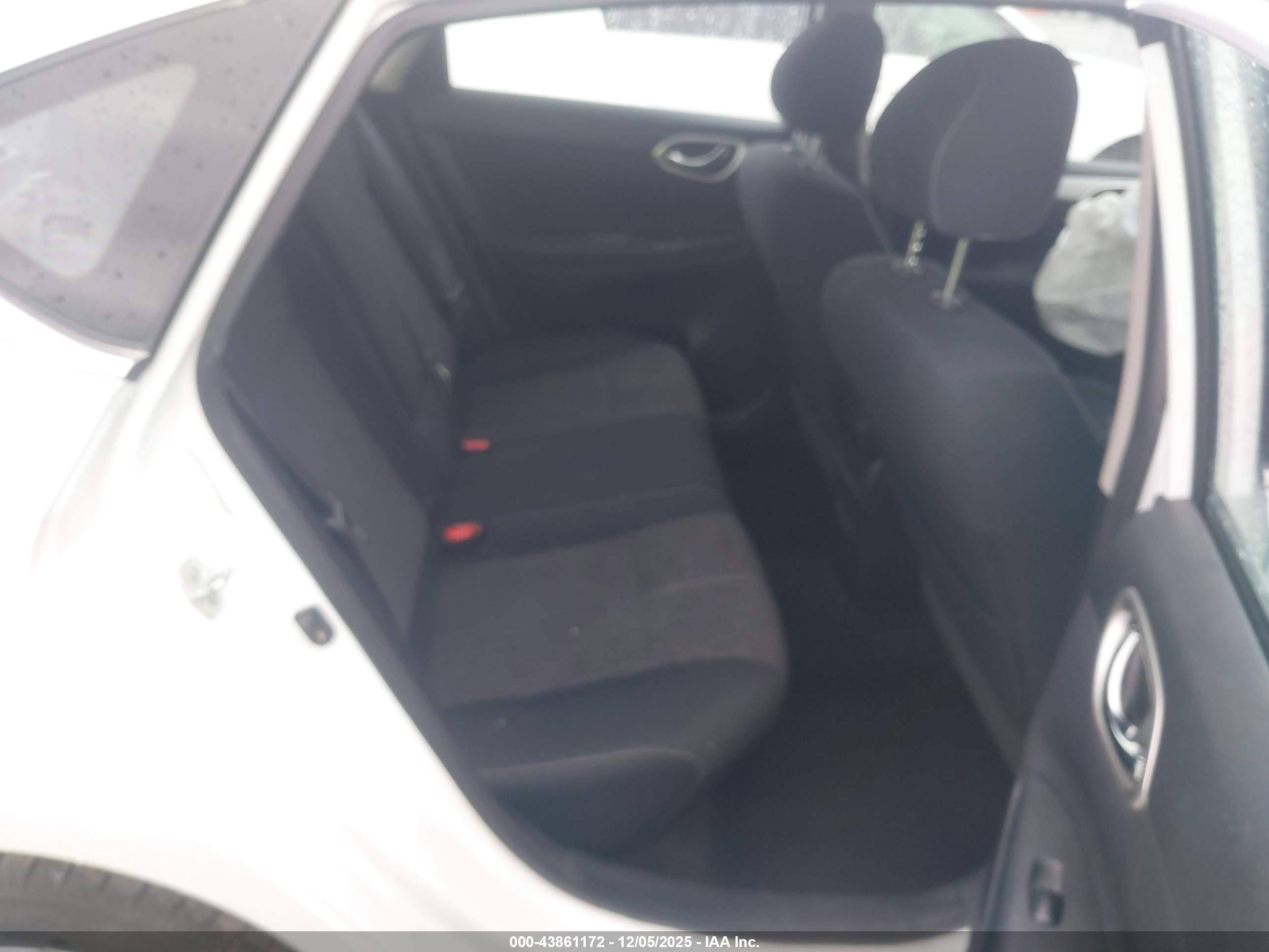 NISSAN SENTRA image 8
