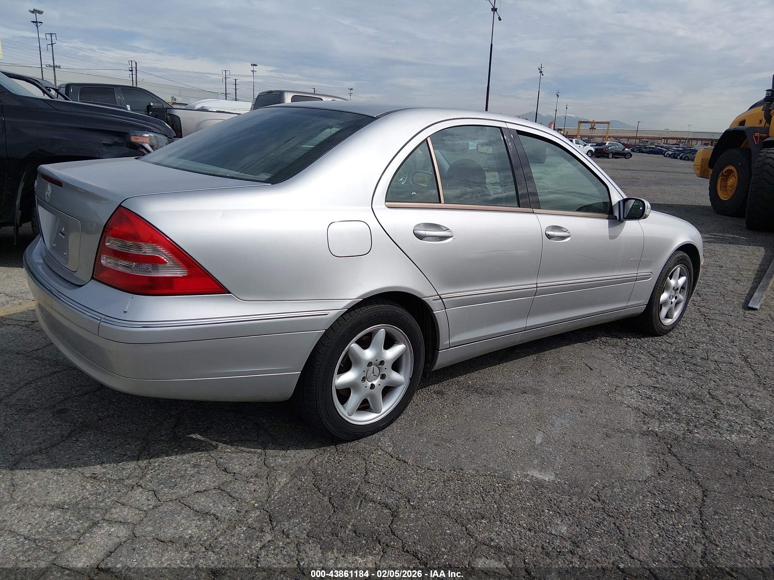 MERCEDES-BENZ C image 4