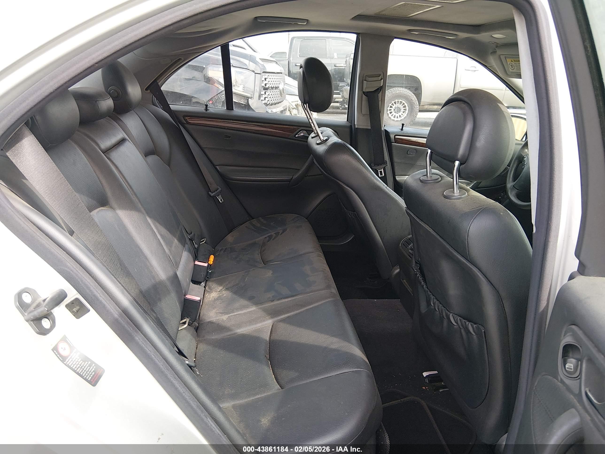 MERCEDES-BENZ C image 8