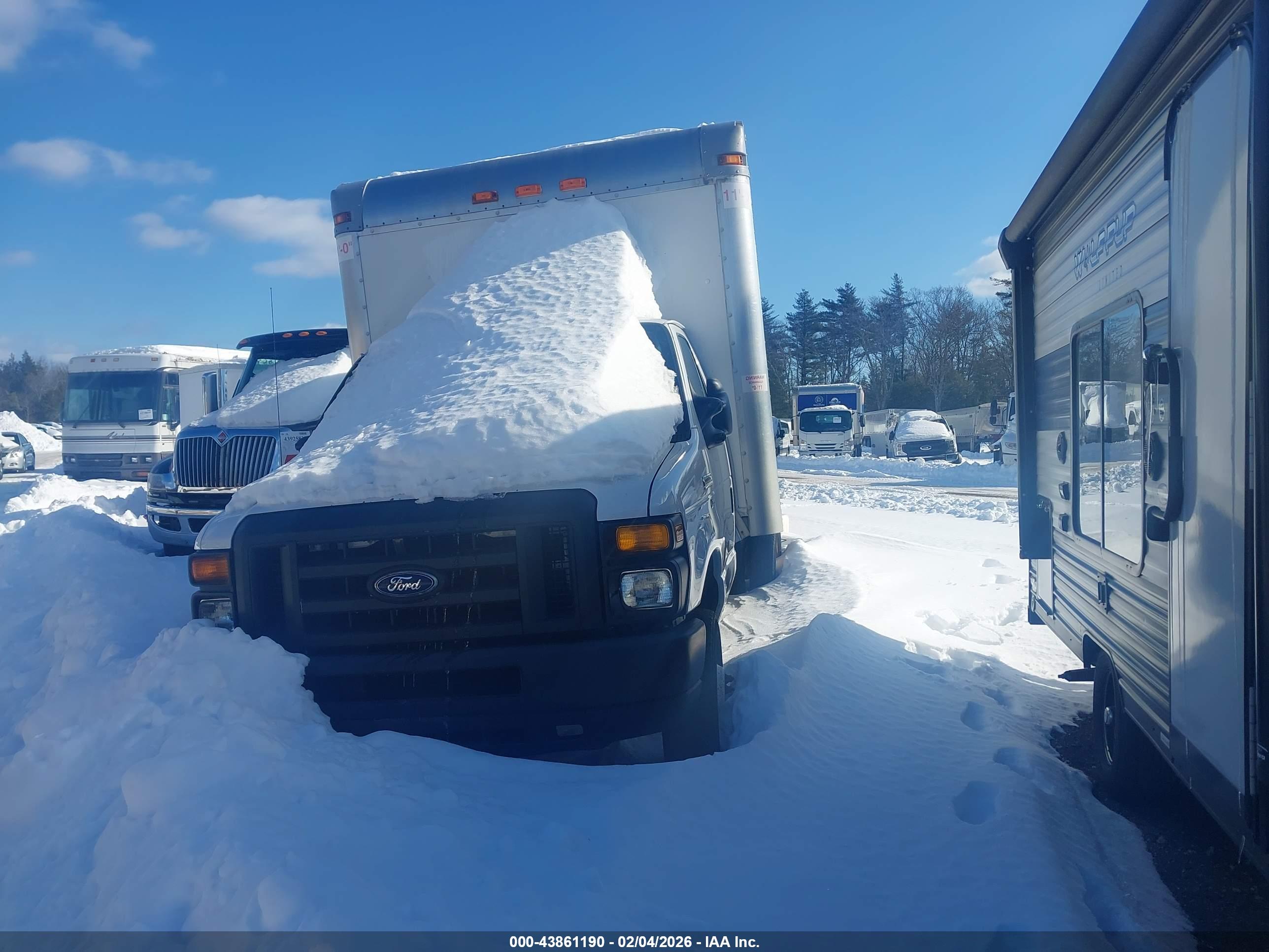 FORD E-350 image 2