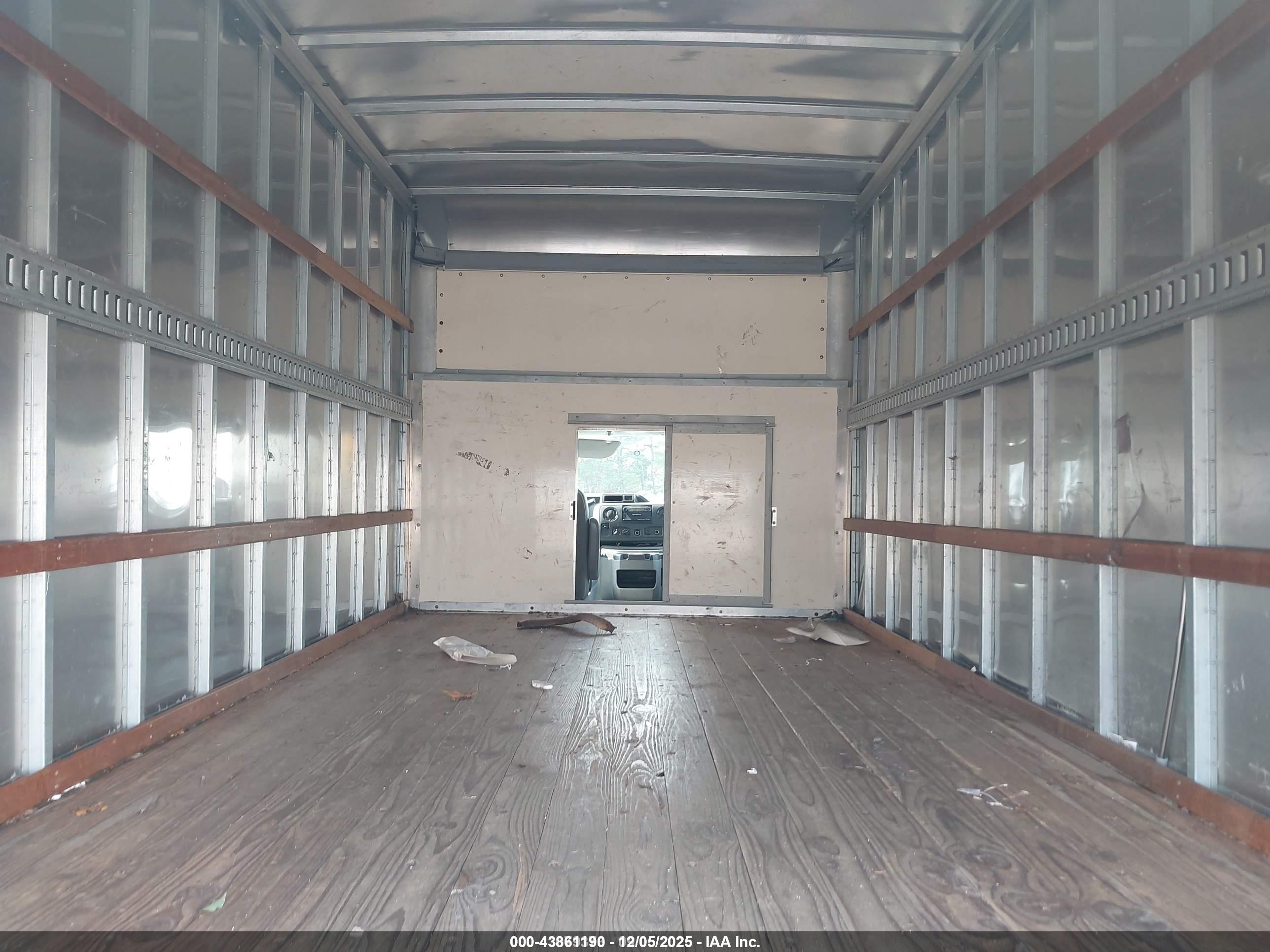 FORD E-350 image 7