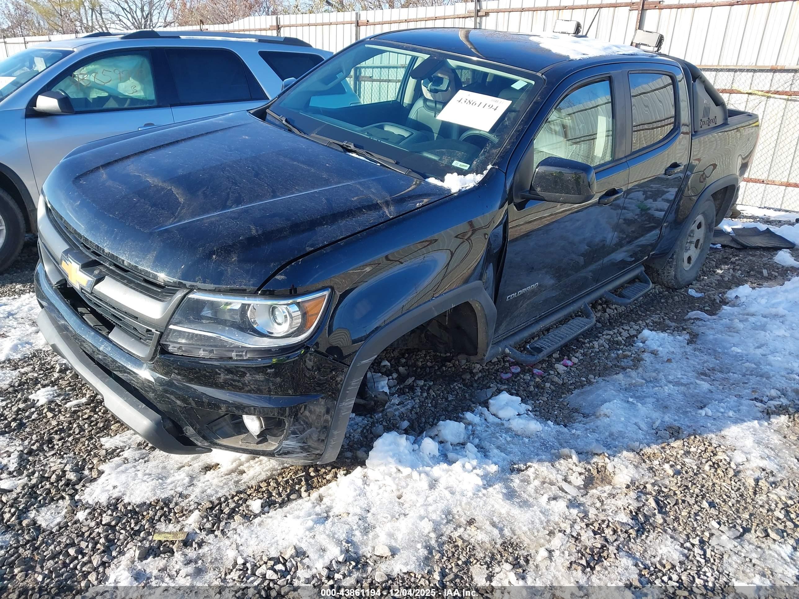 CHEVROLET COLORADO image 2