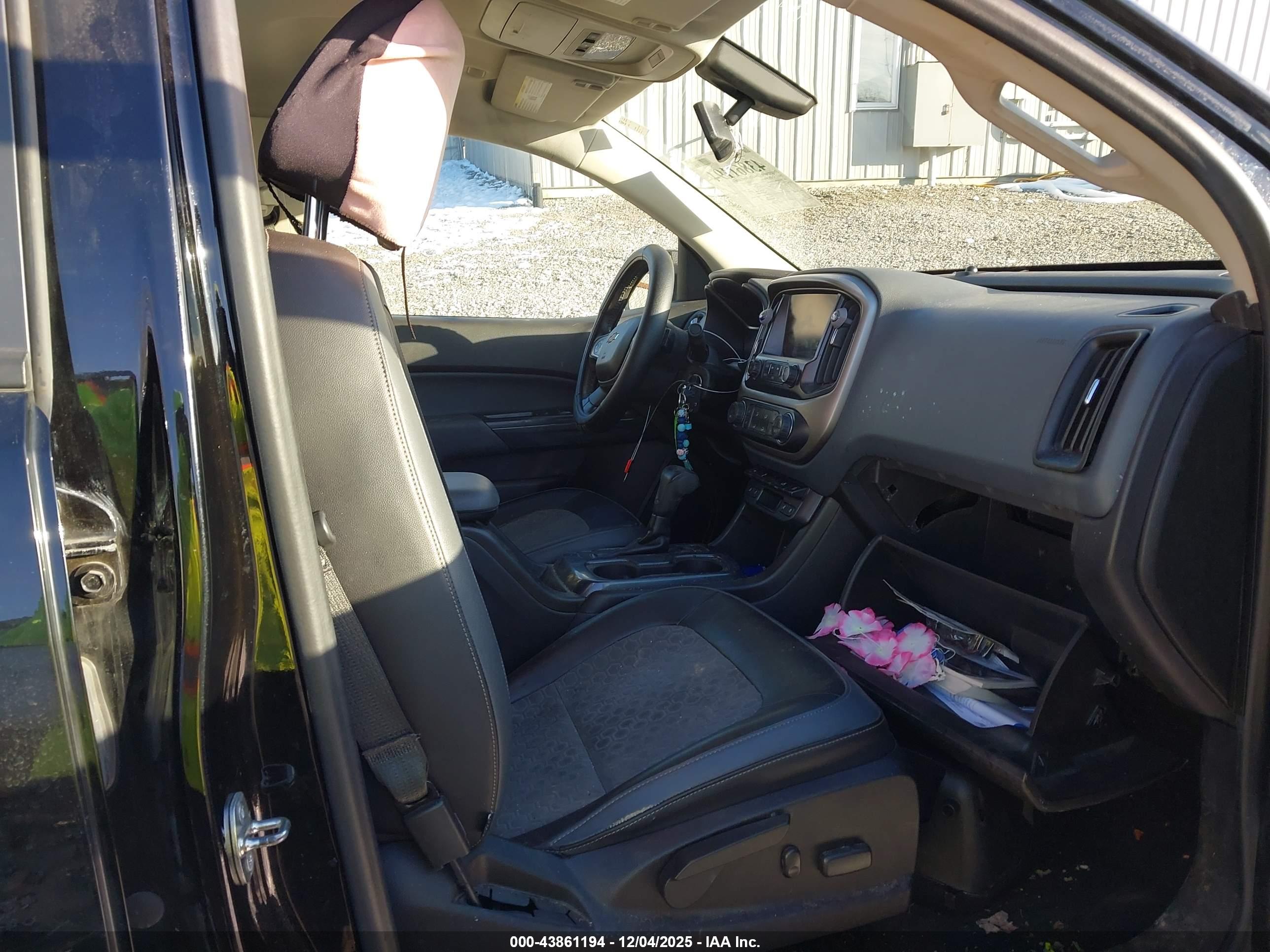 CHEVROLET COLORADO image 5