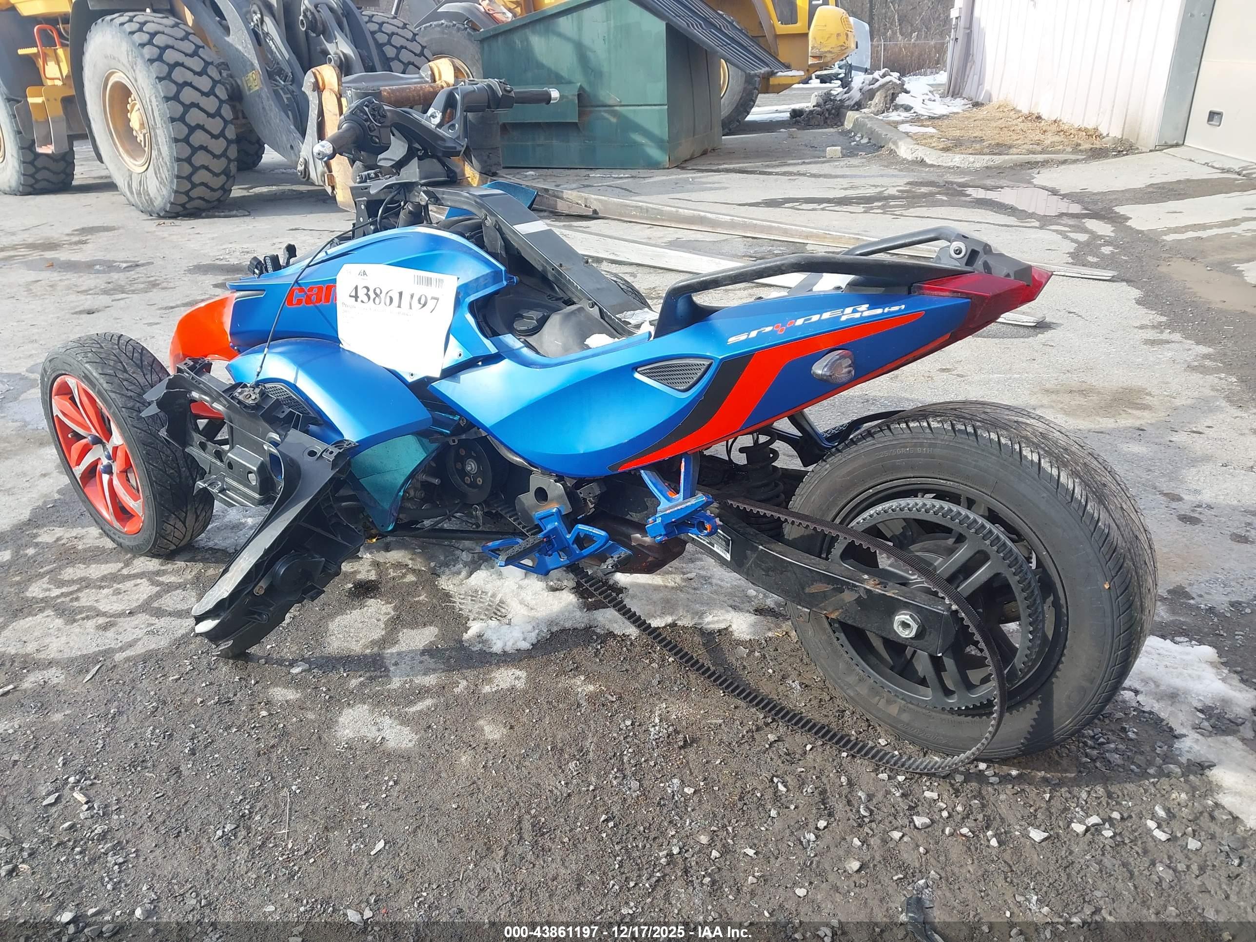 CAN-AM SPYDER image 3
