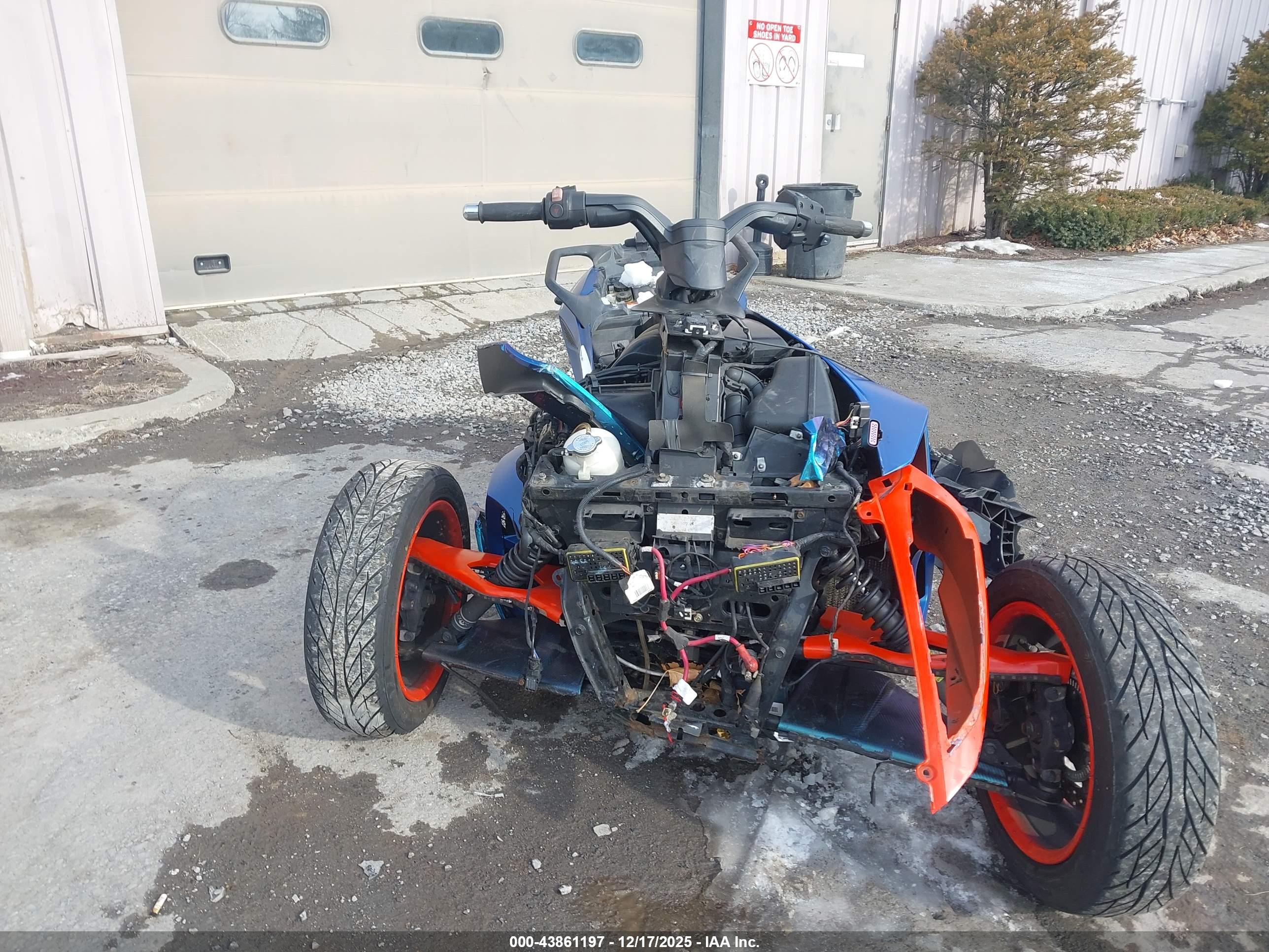 CAN-AM SPYDER image 5