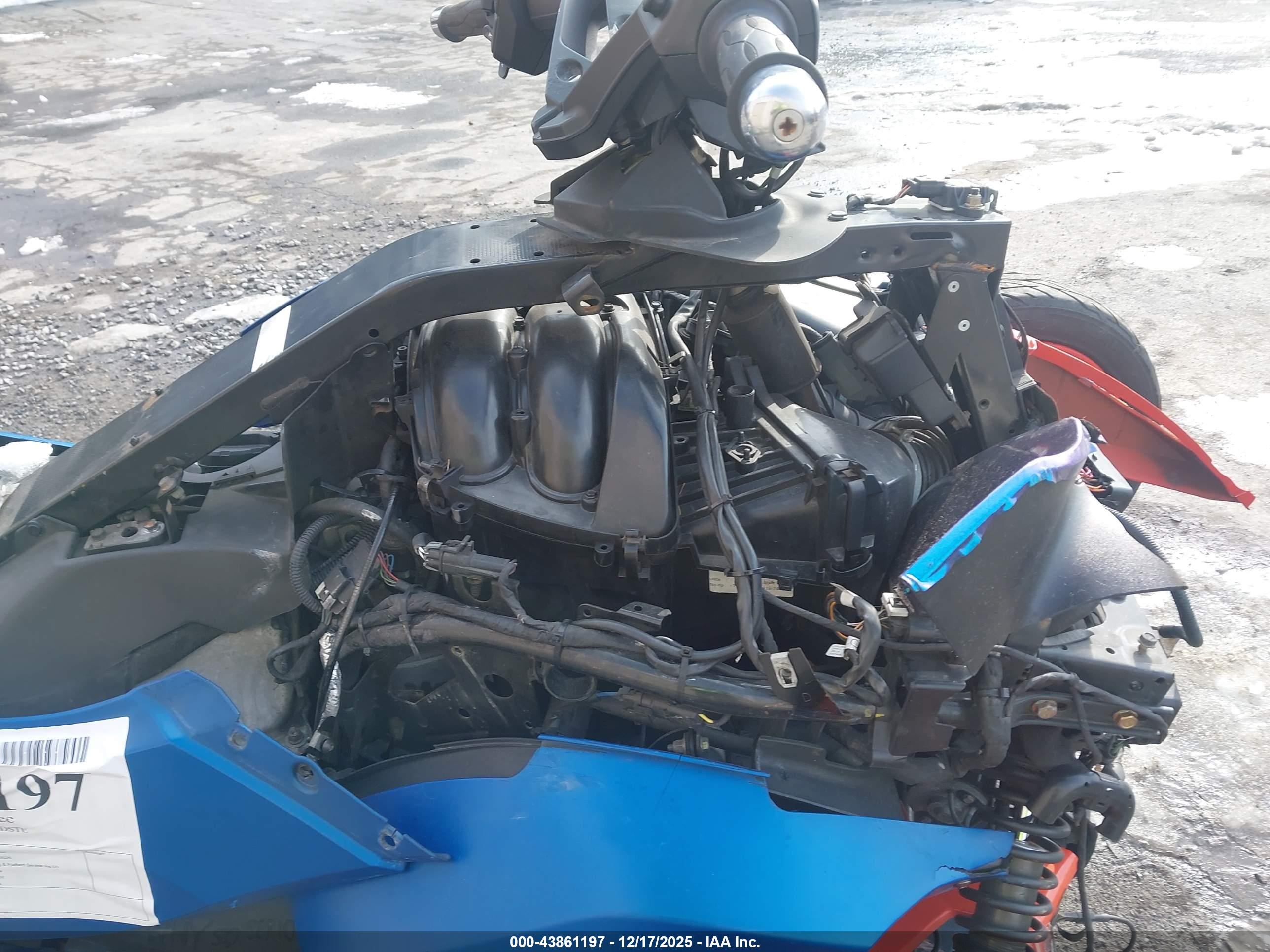 CAN-AM SPYDER image 8