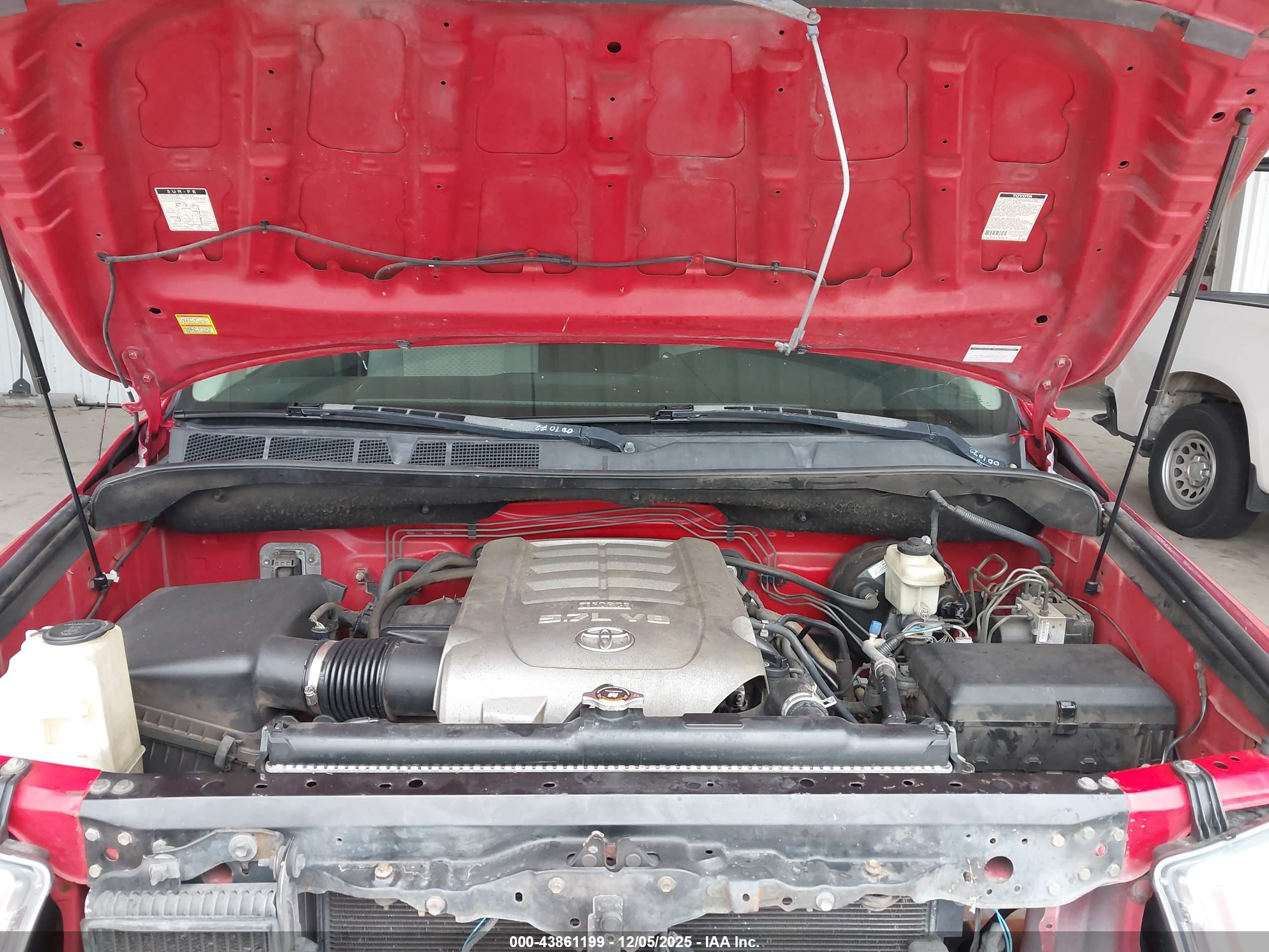 TOYOTA TUNDRA image 10