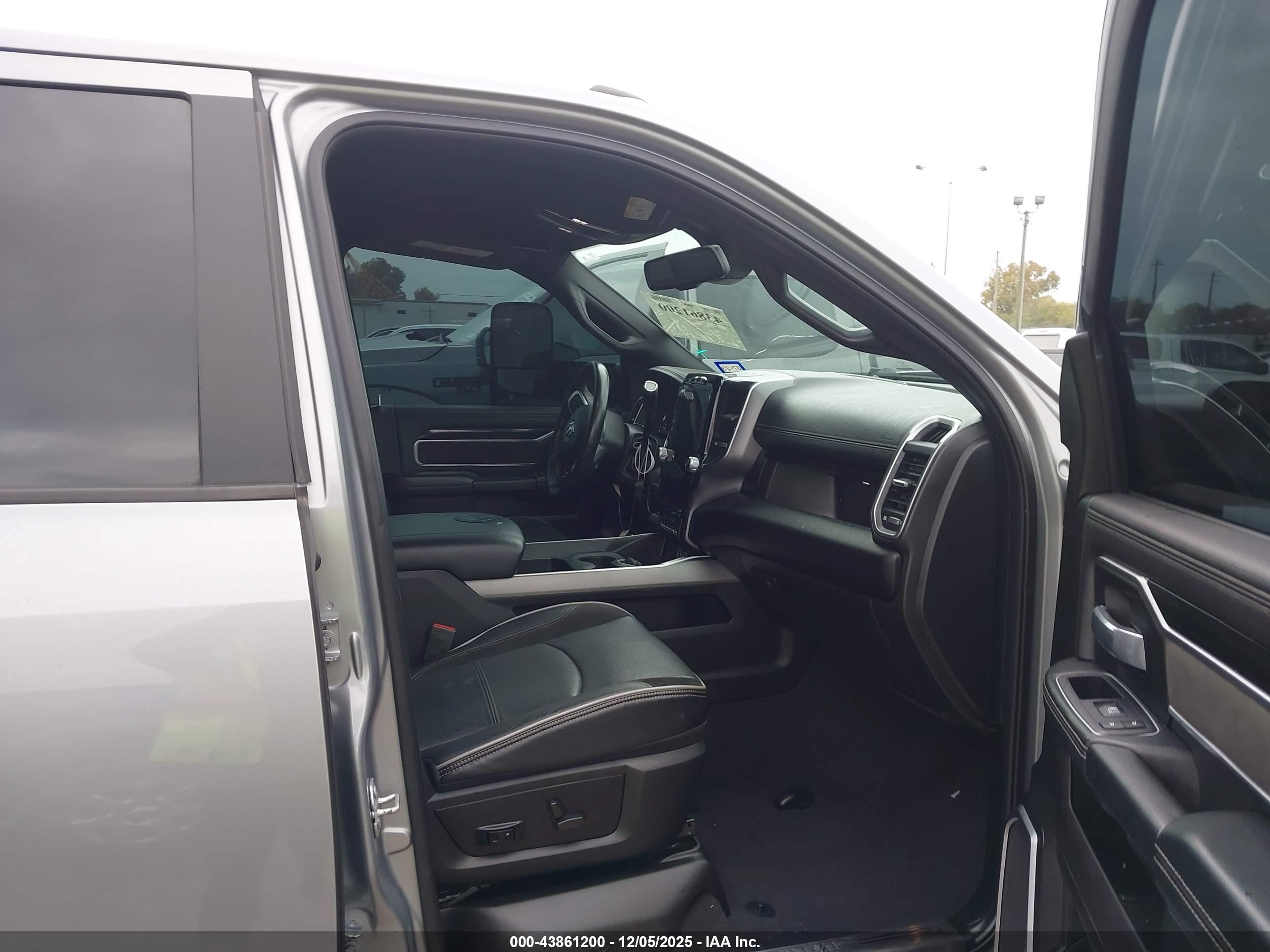 RAM 2500 image 5
