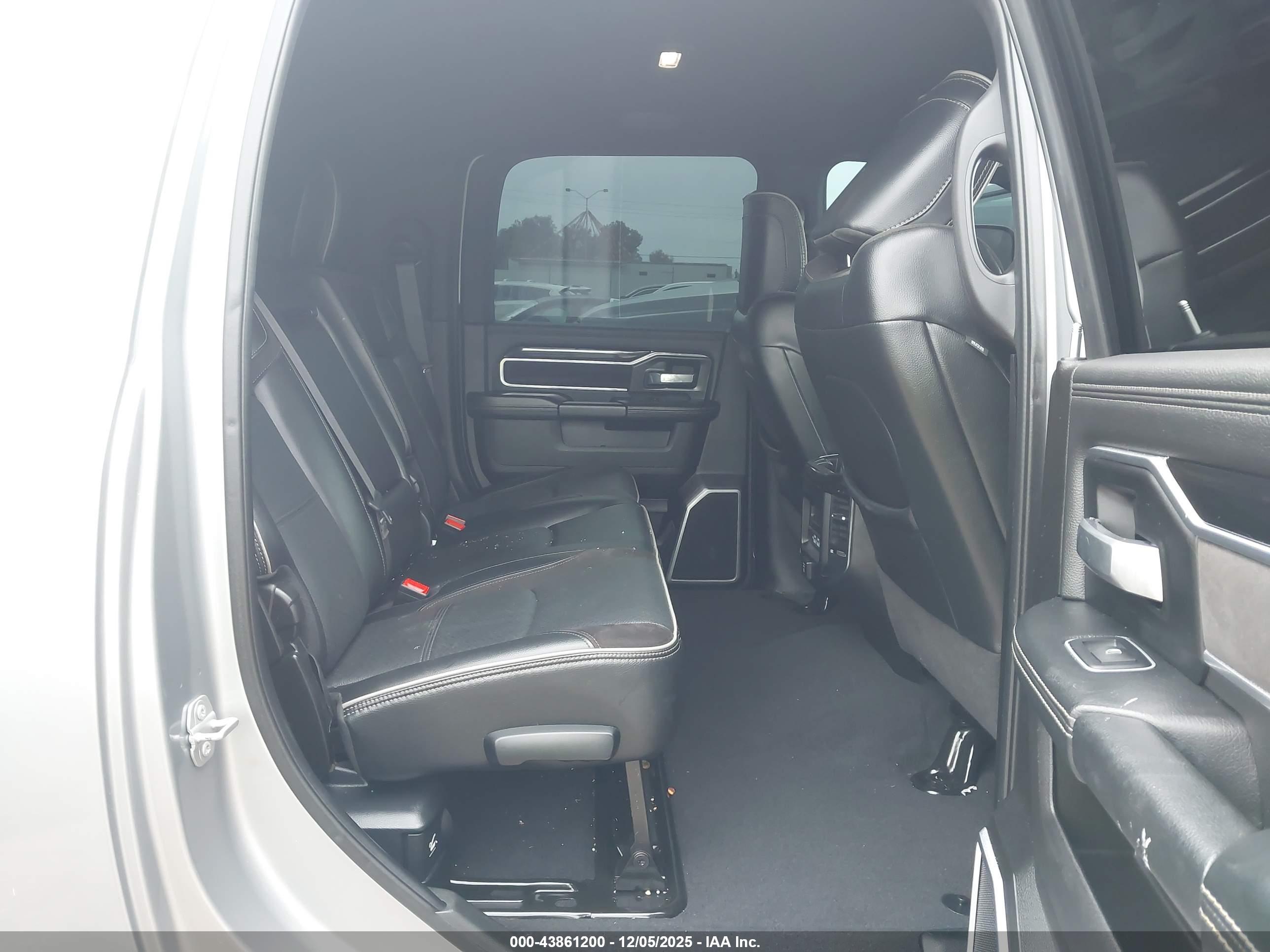 RAM 2500 image 8