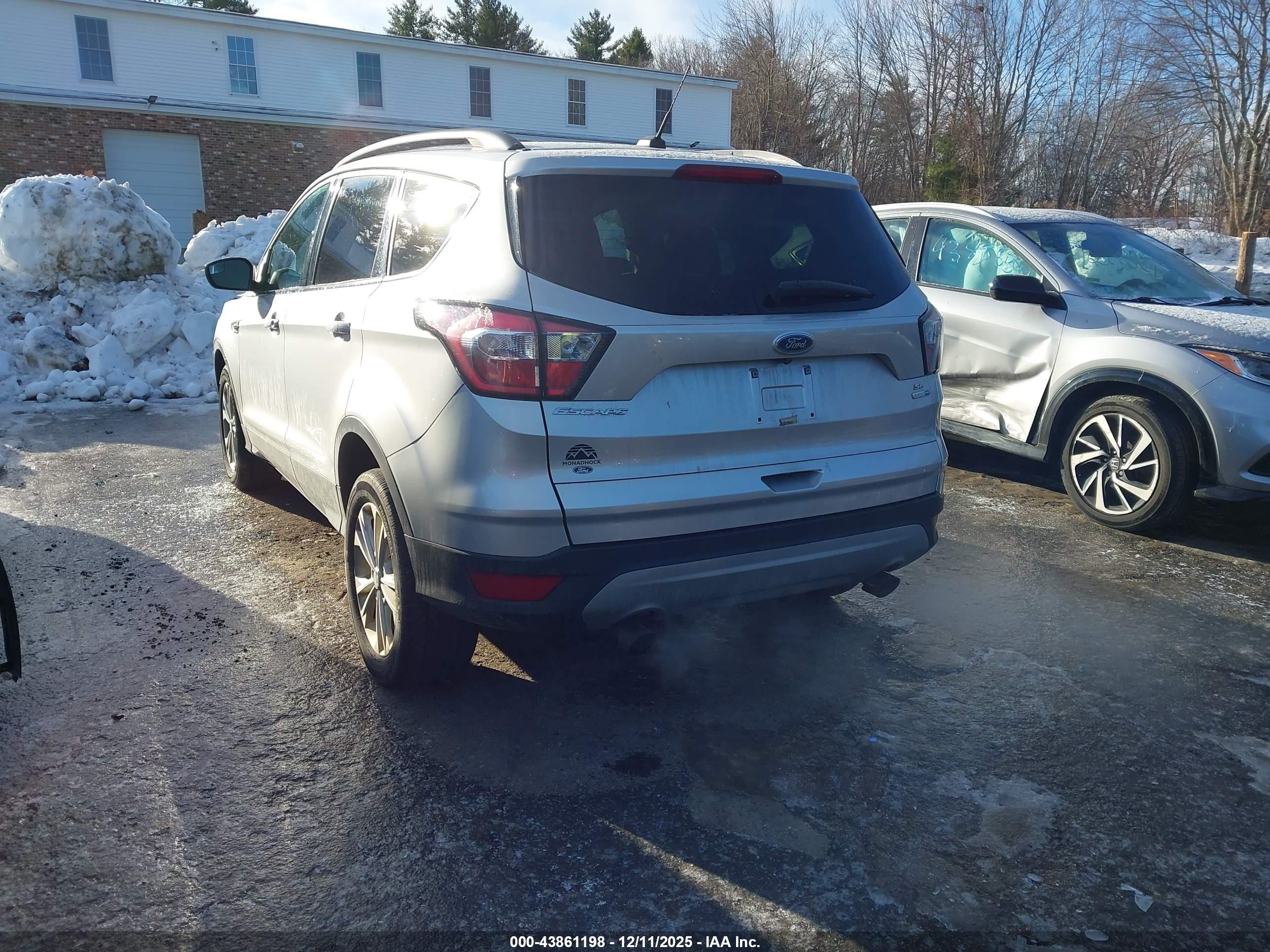 FORD ESCAPE image 3