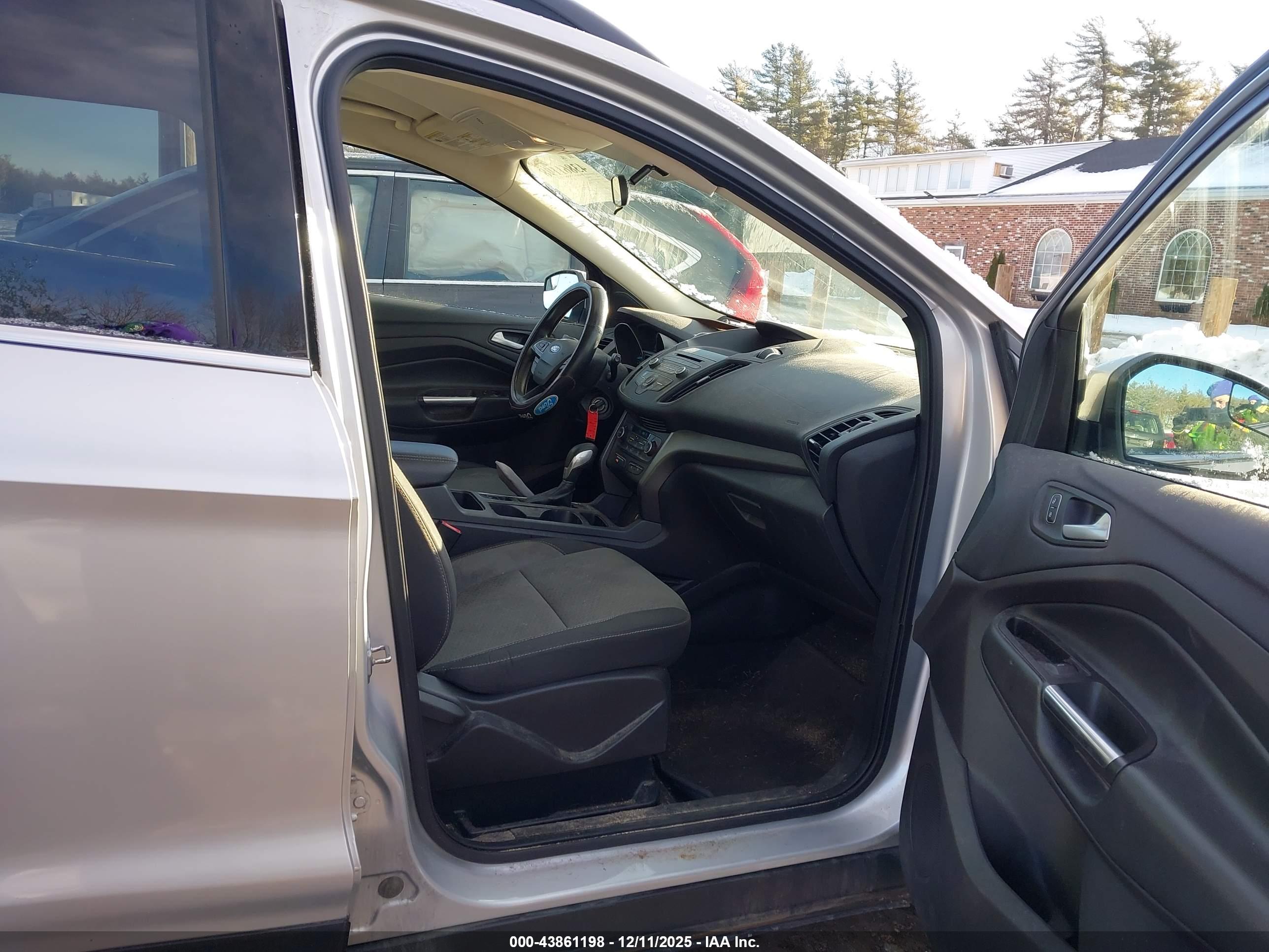 FORD ESCAPE image 5