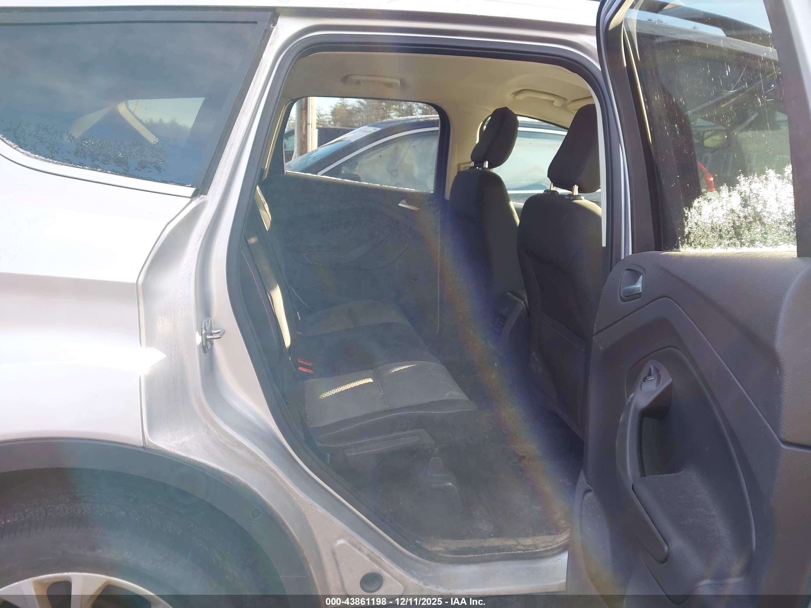 FORD ESCAPE image 8