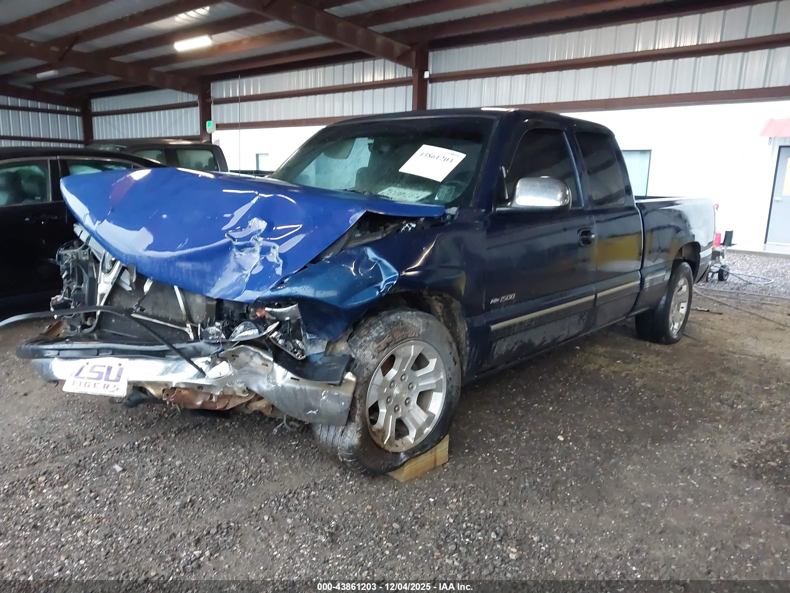 CHEVROLET SILVERADO image 2