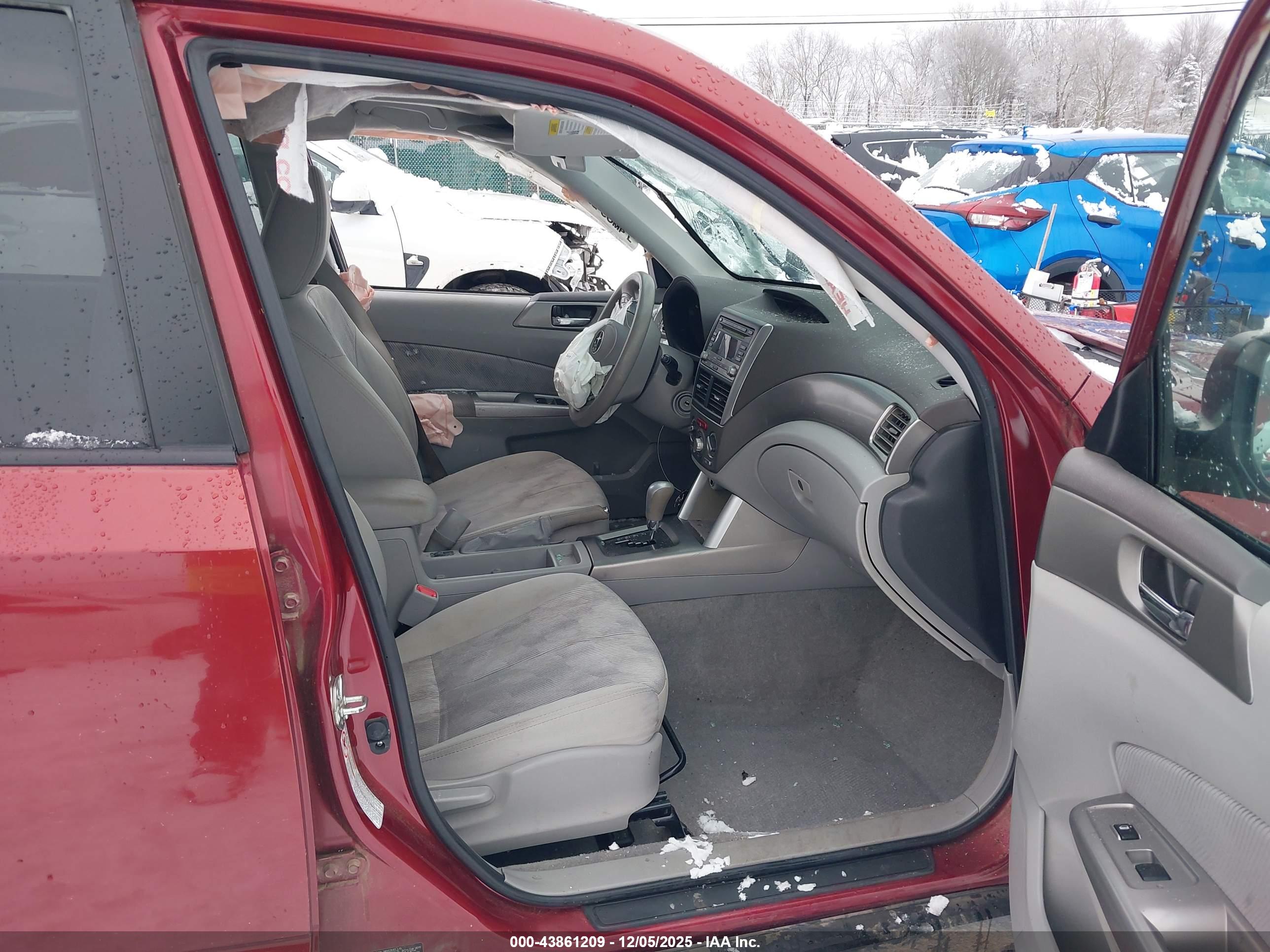 SUBARU FORESTER image 5