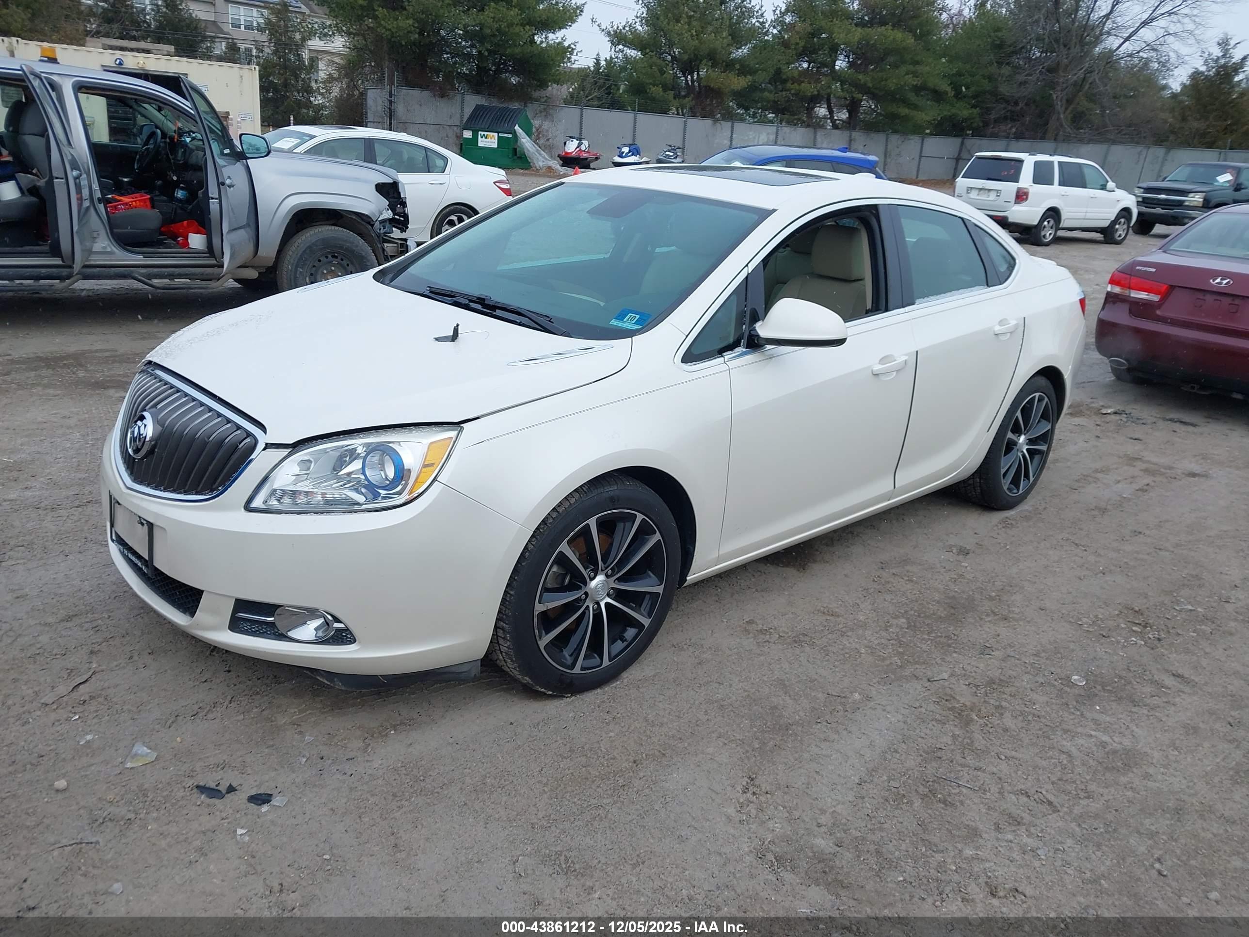 BUICK VERANO image 2