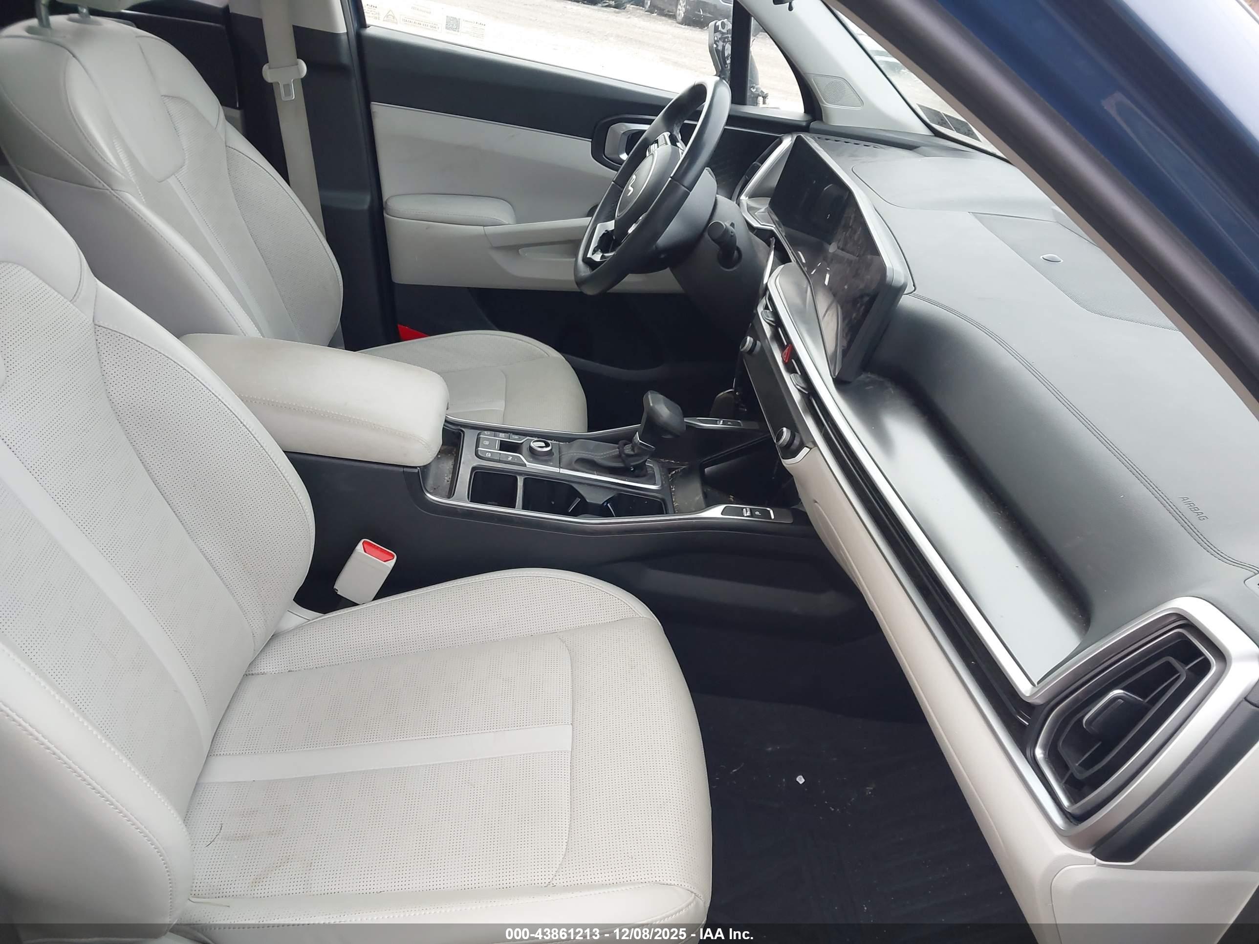 KIA SORENTO image 5