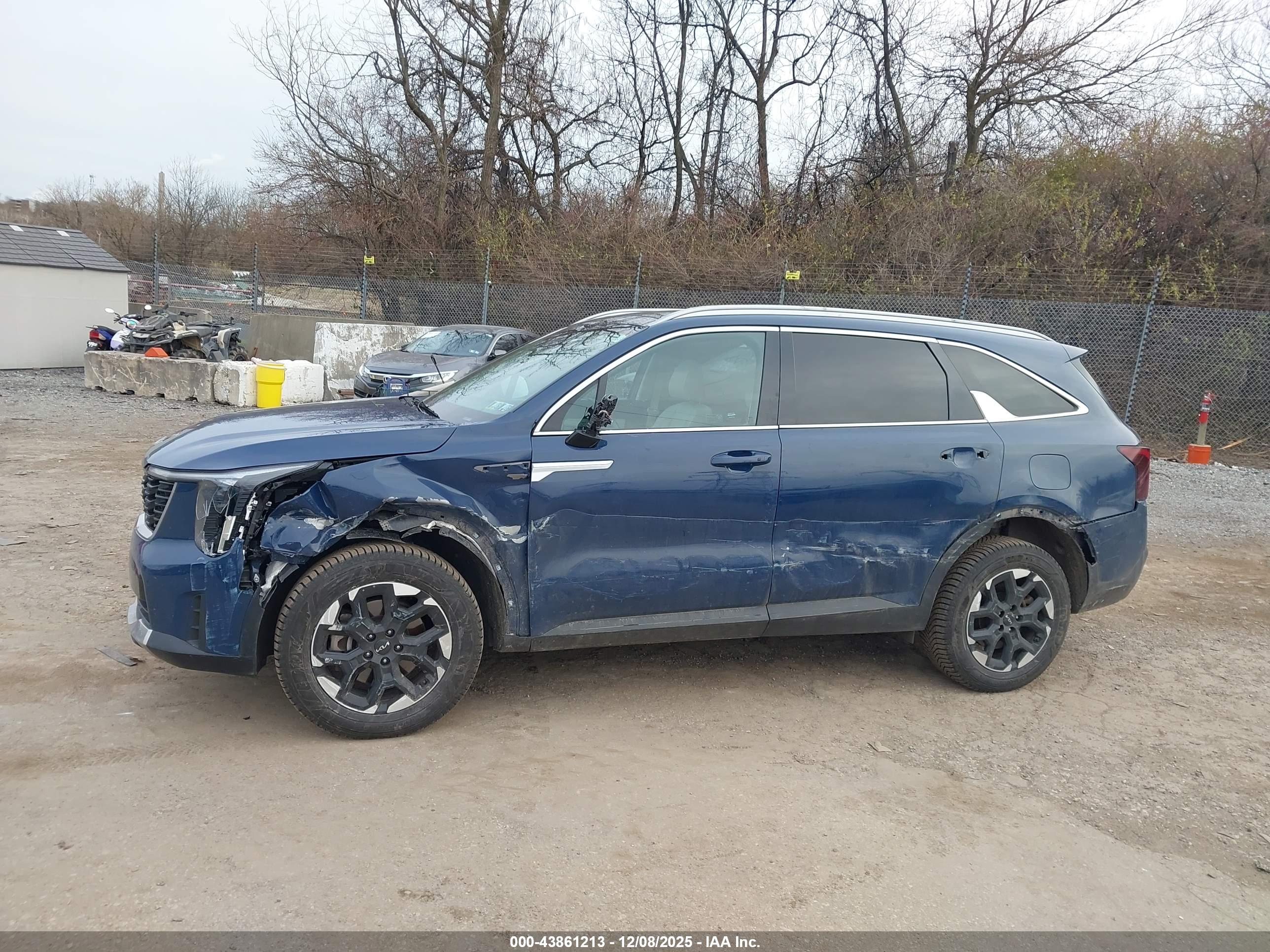 KIA SORENTO image 6