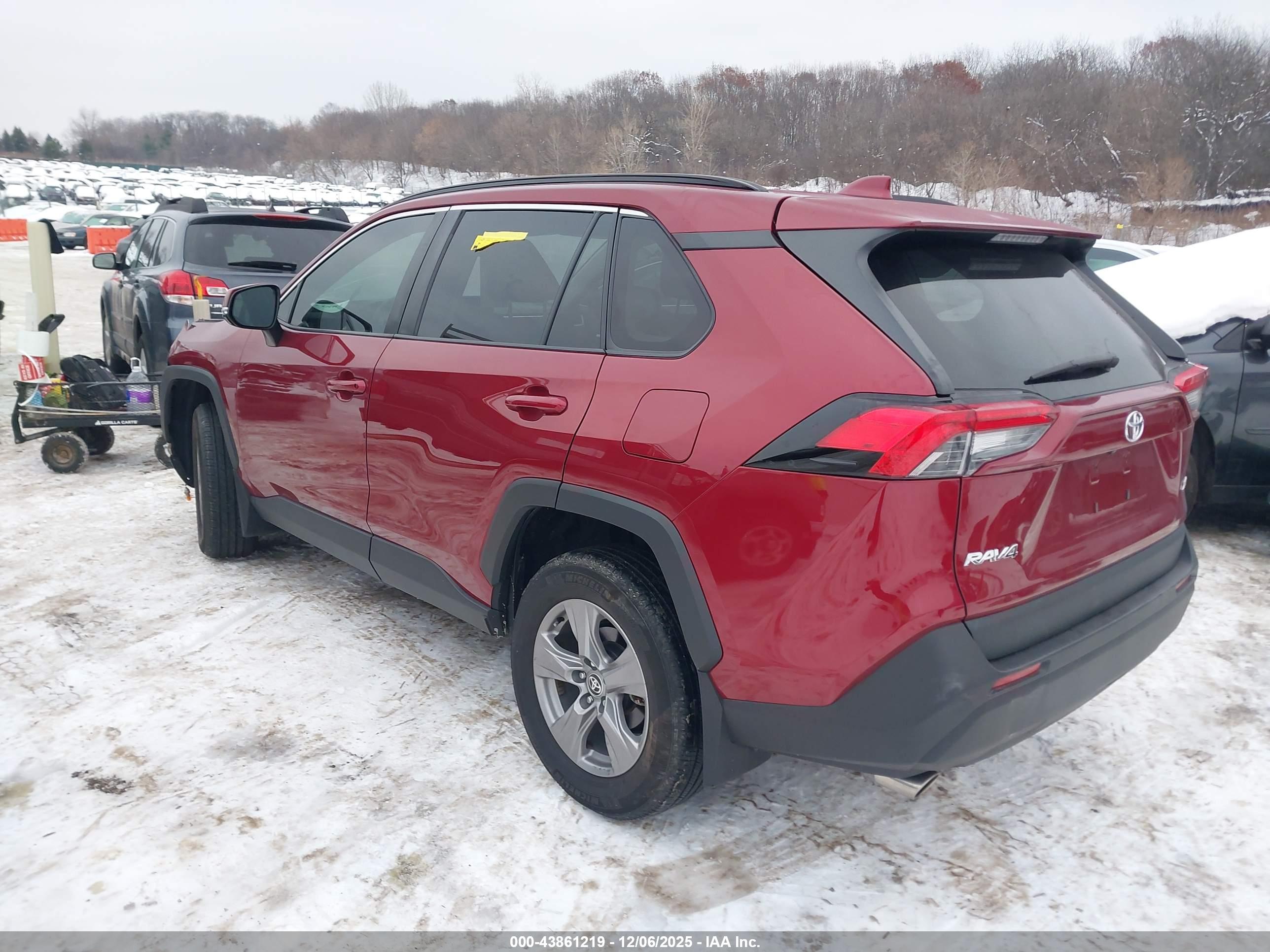 TOYOTA RAV4 image 3