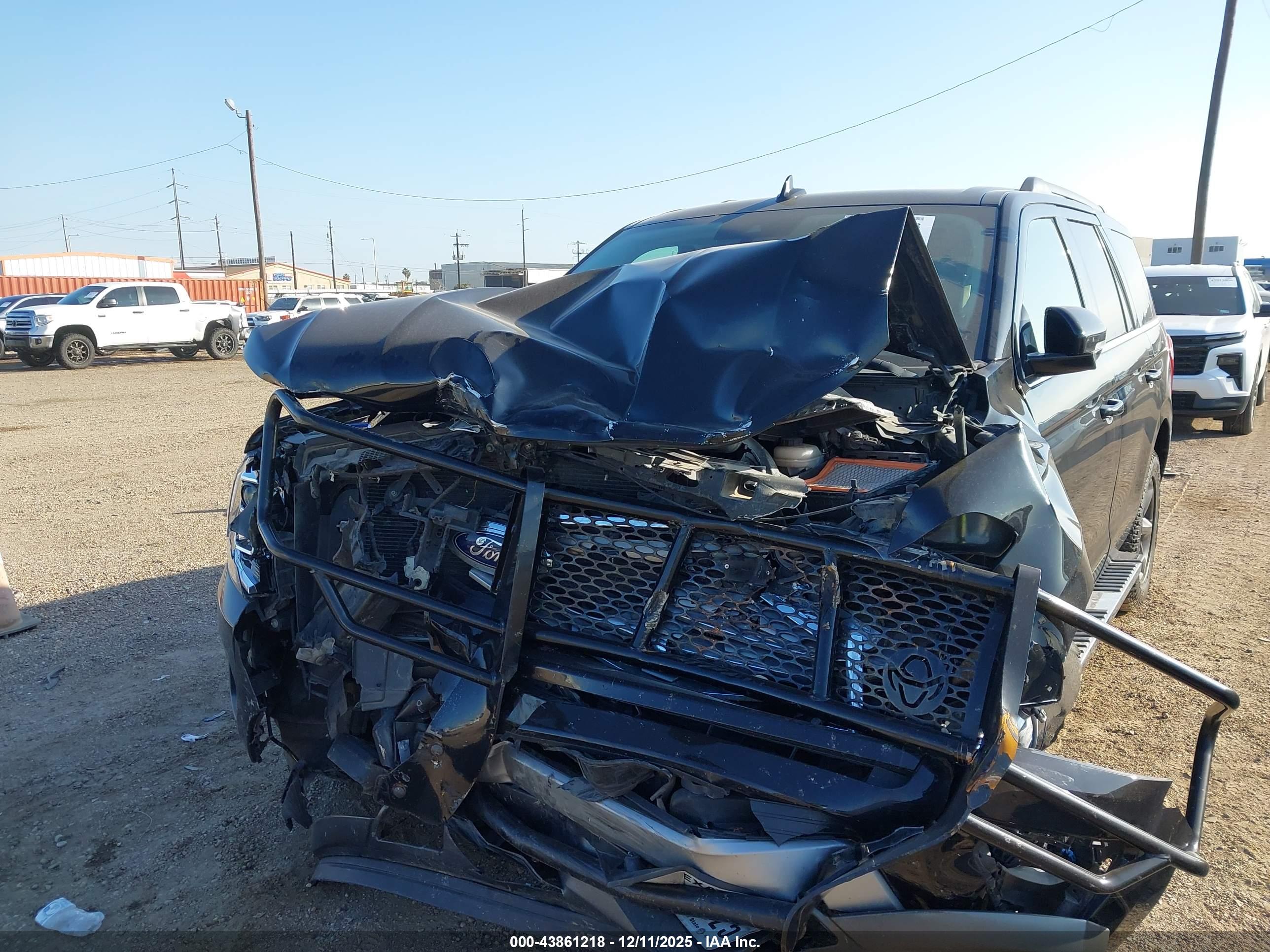 FORD EXPEDITION image 6
