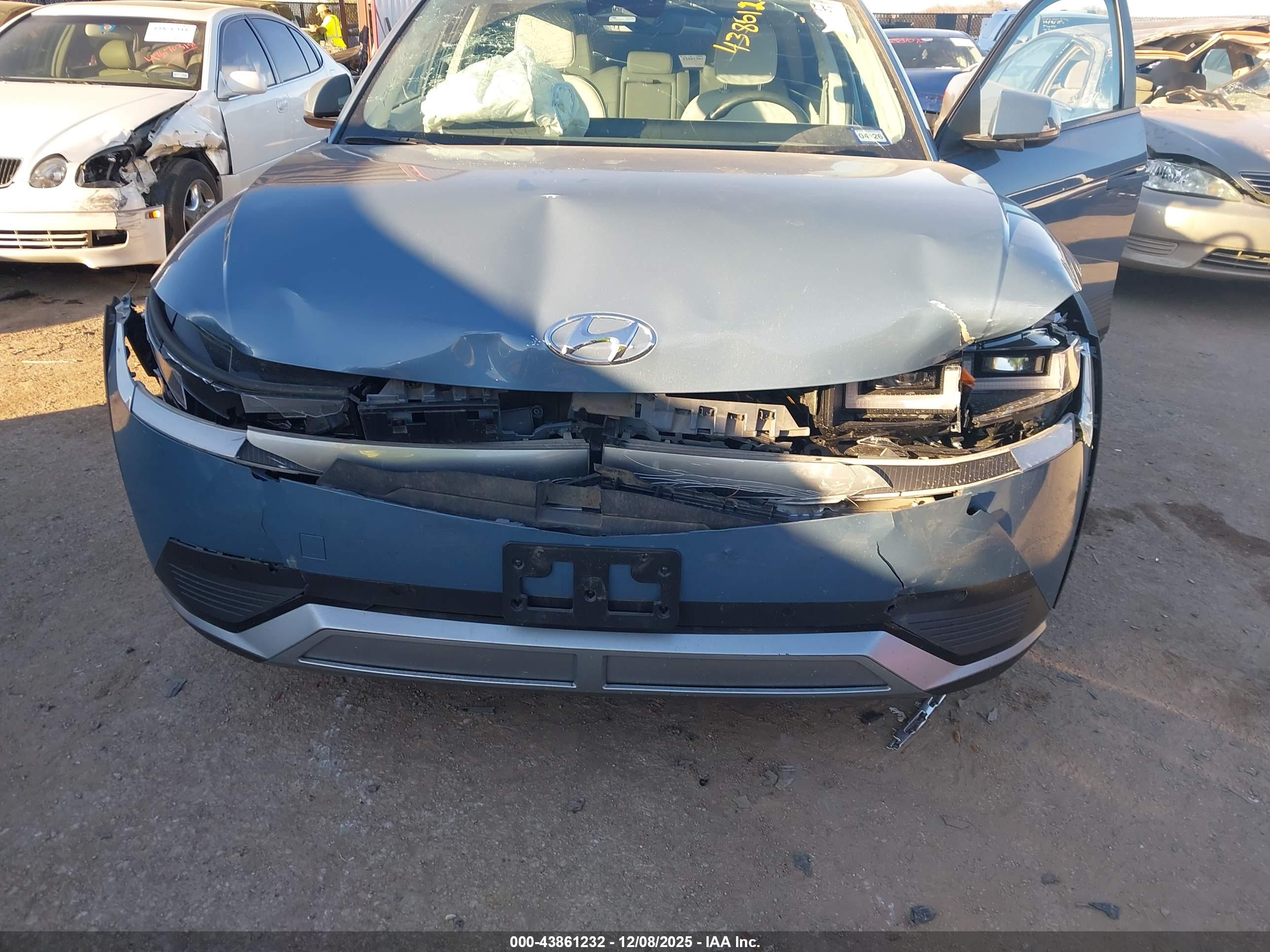 HYUNDAI IONIQ image 6