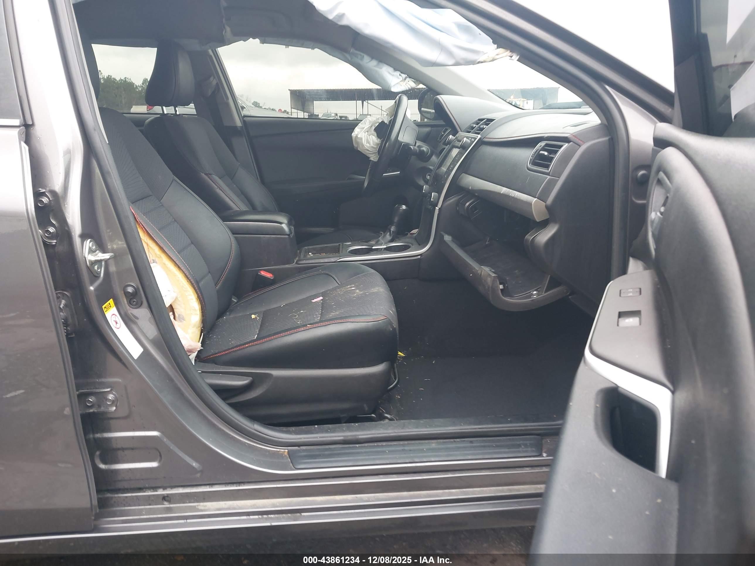 TOYOTA CAMRY image 5