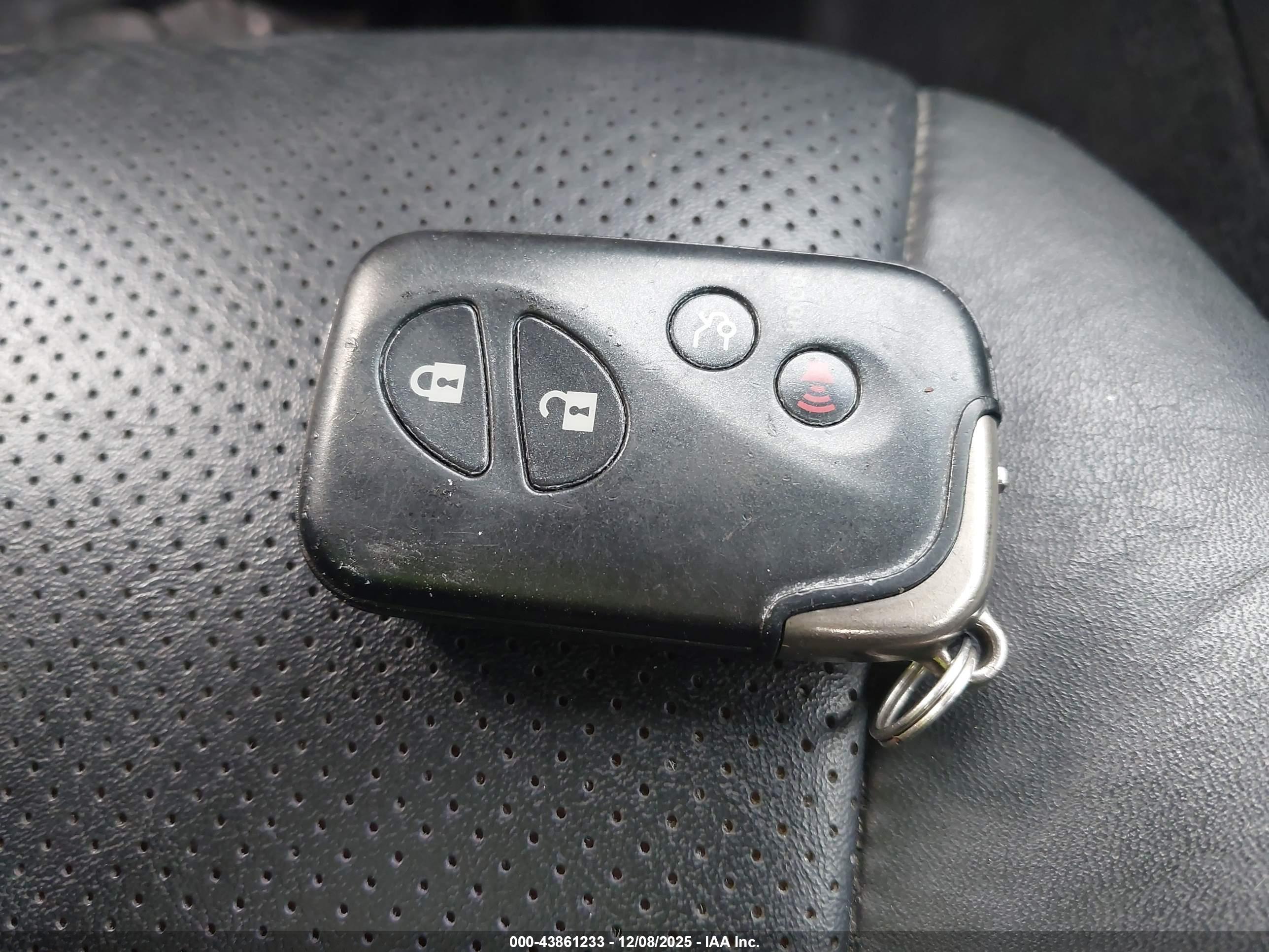 LEXUS ES image 11