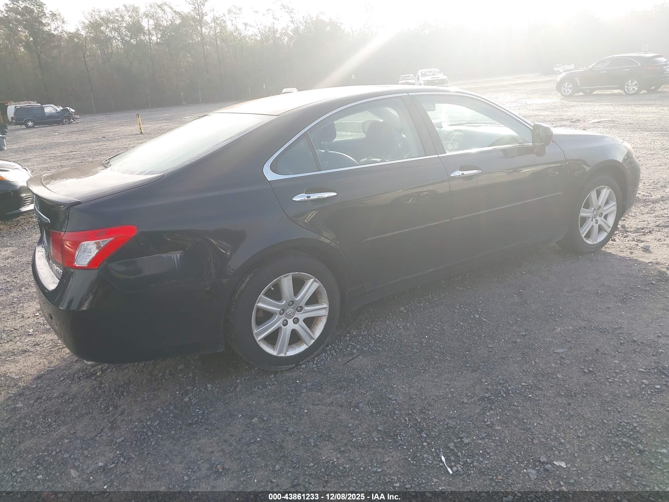 LEXUS ES image 4