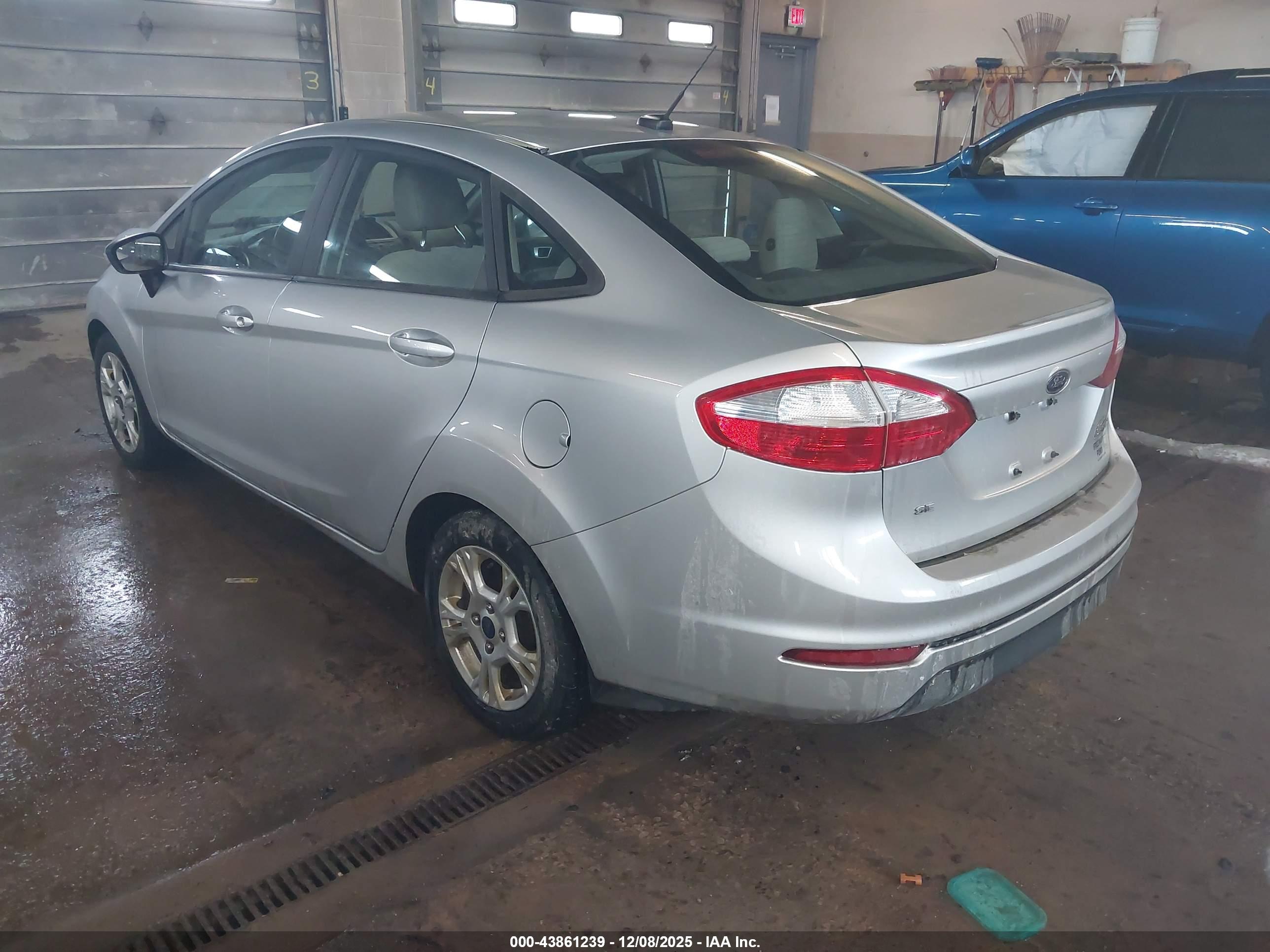 FORD FIESTA image 3