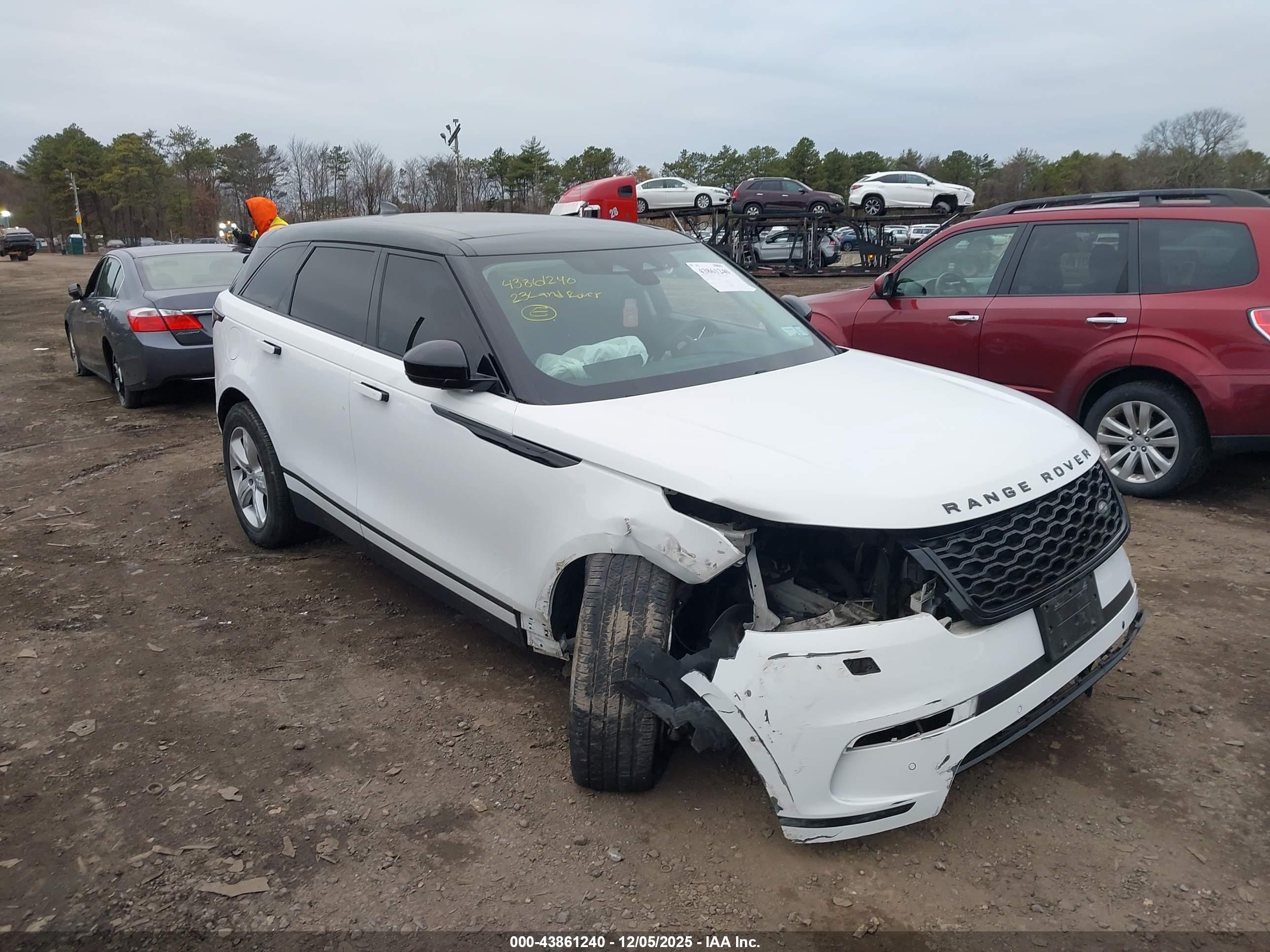 LAND ROVER image 6