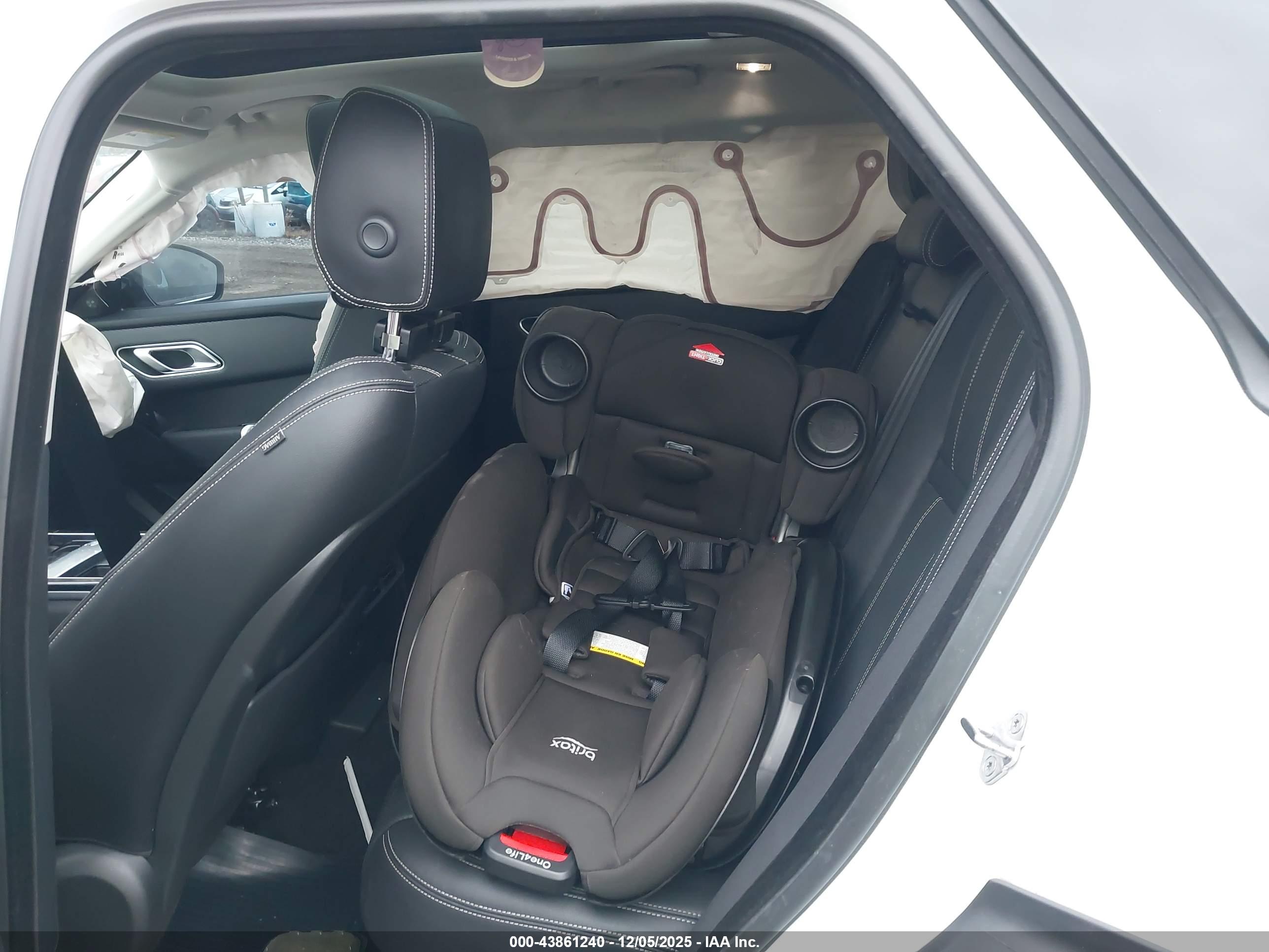 LAND ROVER image 8