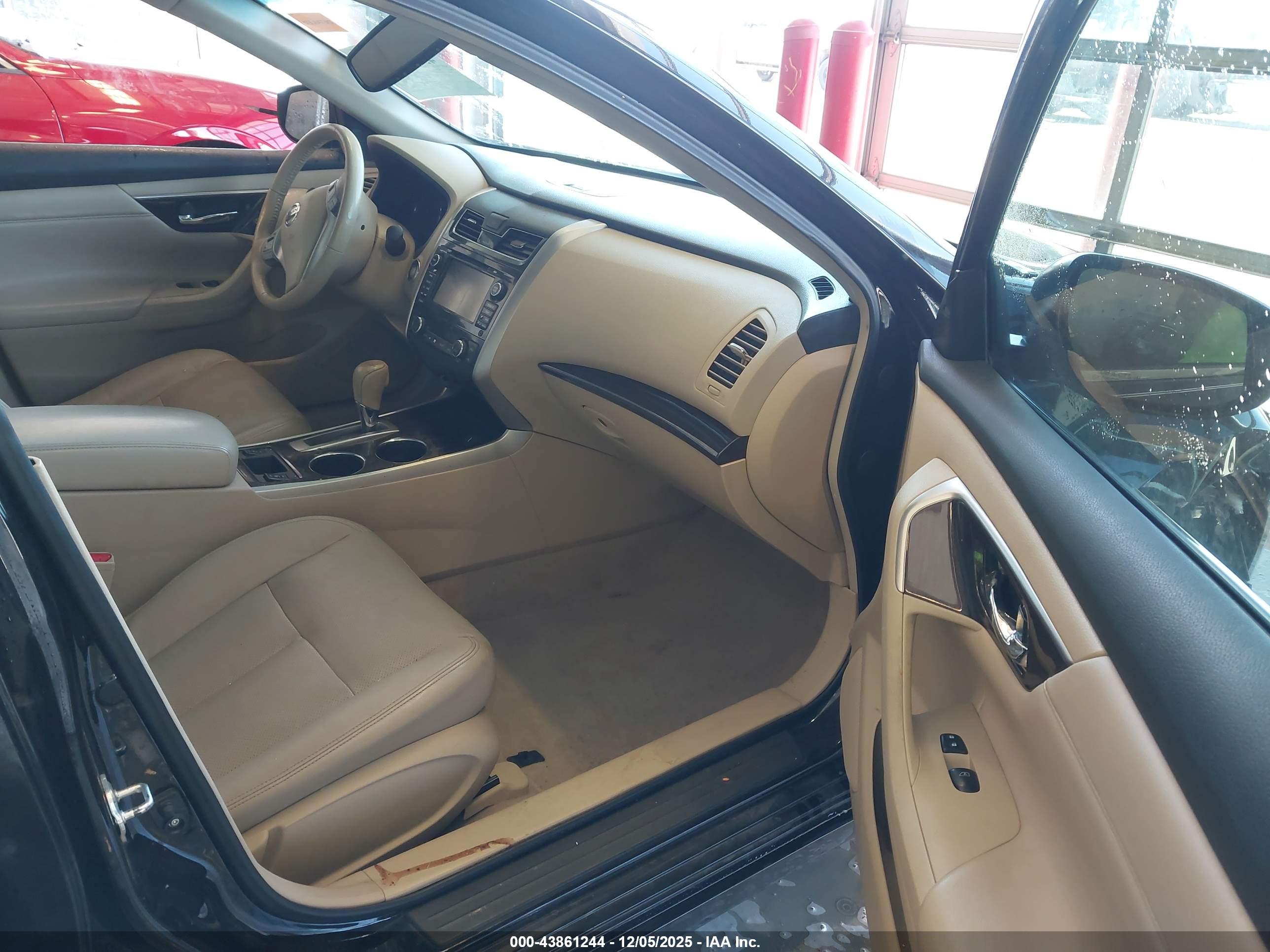 NISSAN ALTIMA image 5