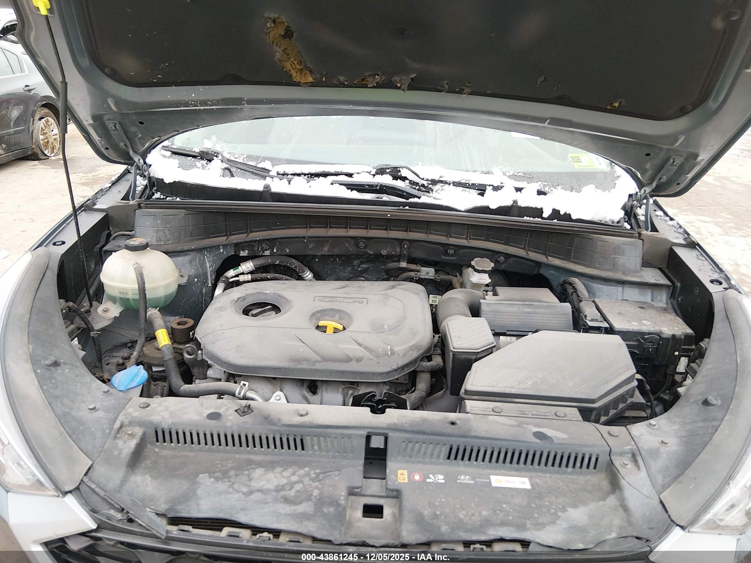 HYUNDAI TUCSON image 10