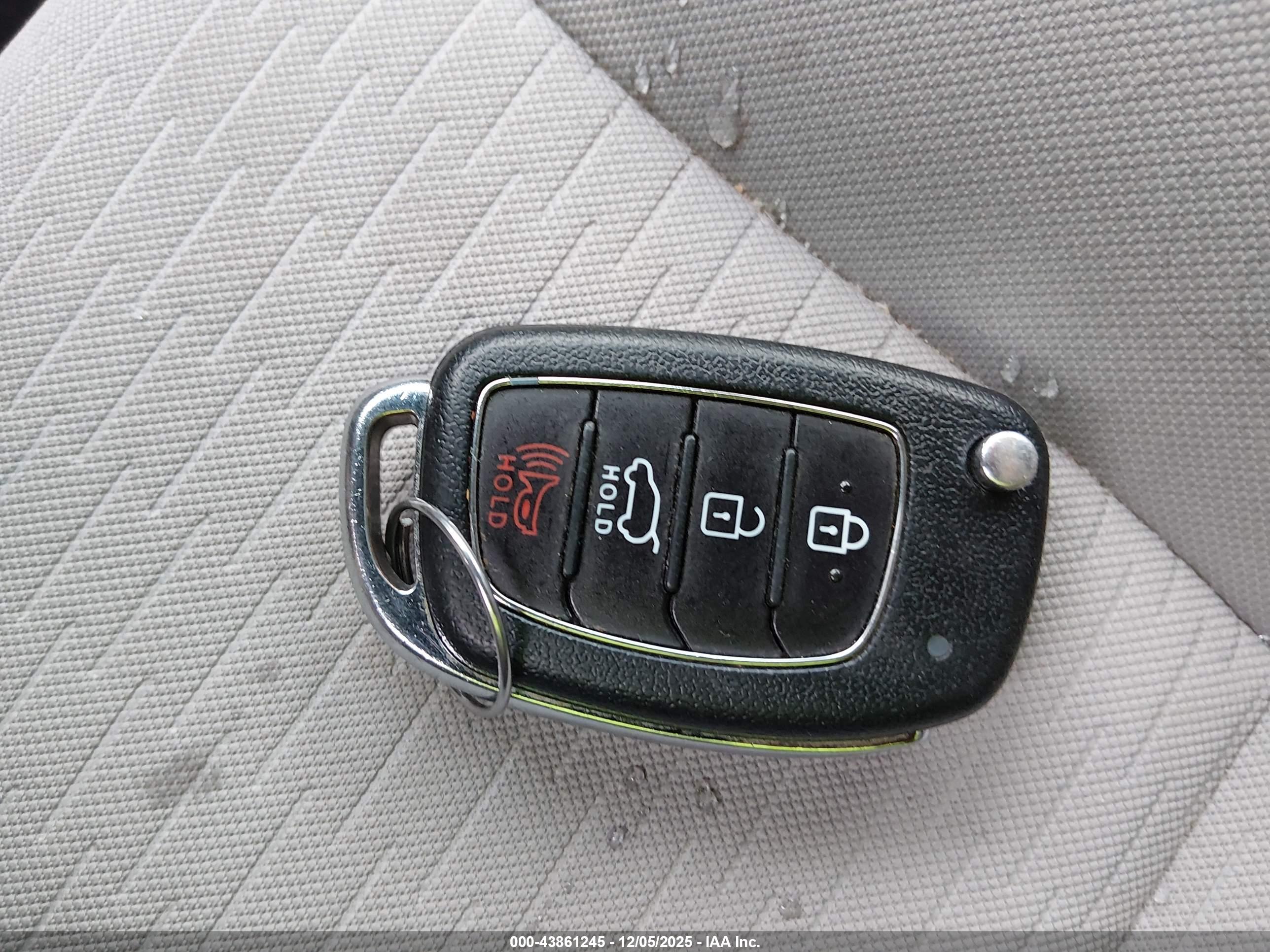 HYUNDAI TUCSON image 11