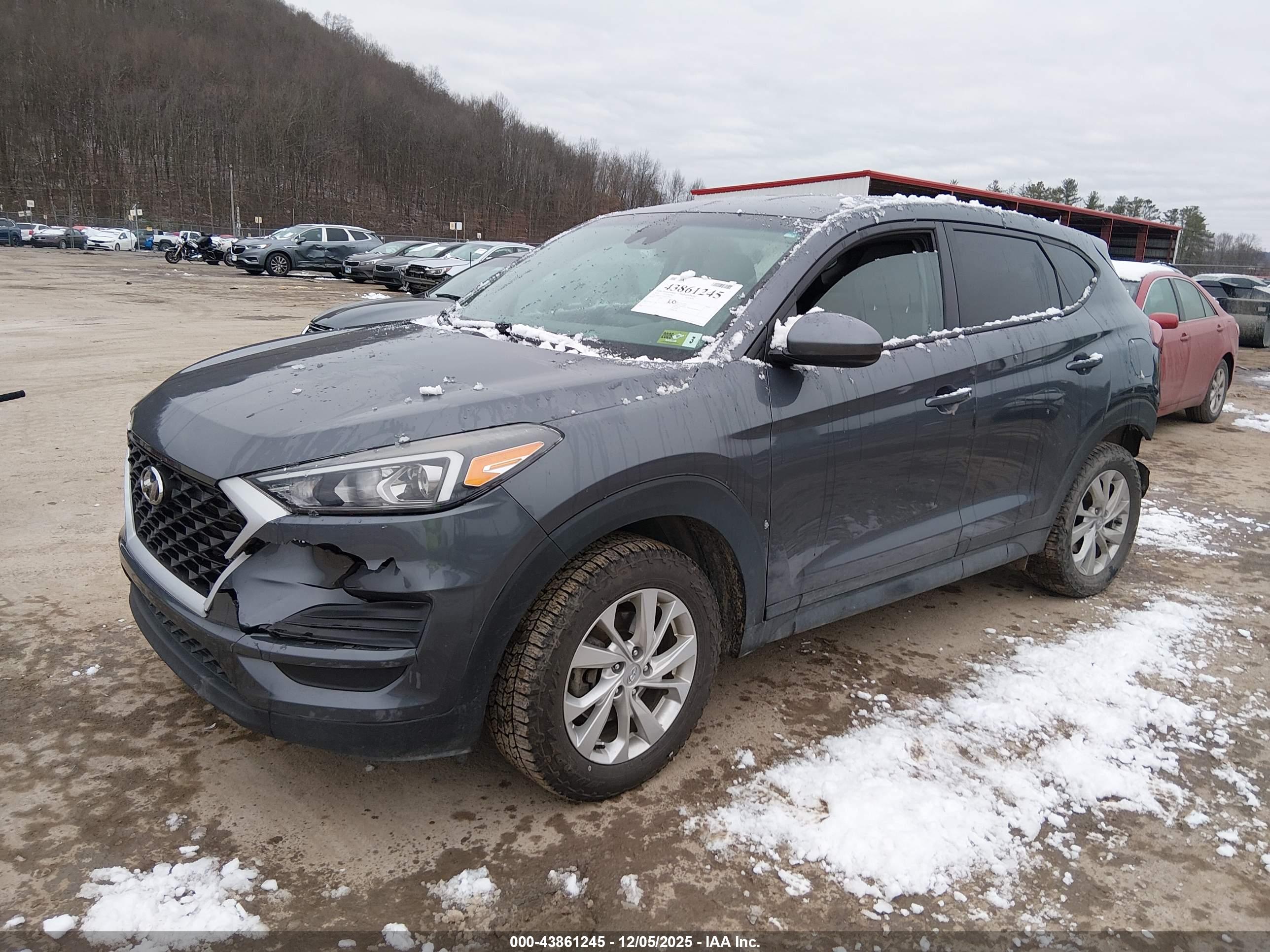 HYUNDAI TUCSON image 2