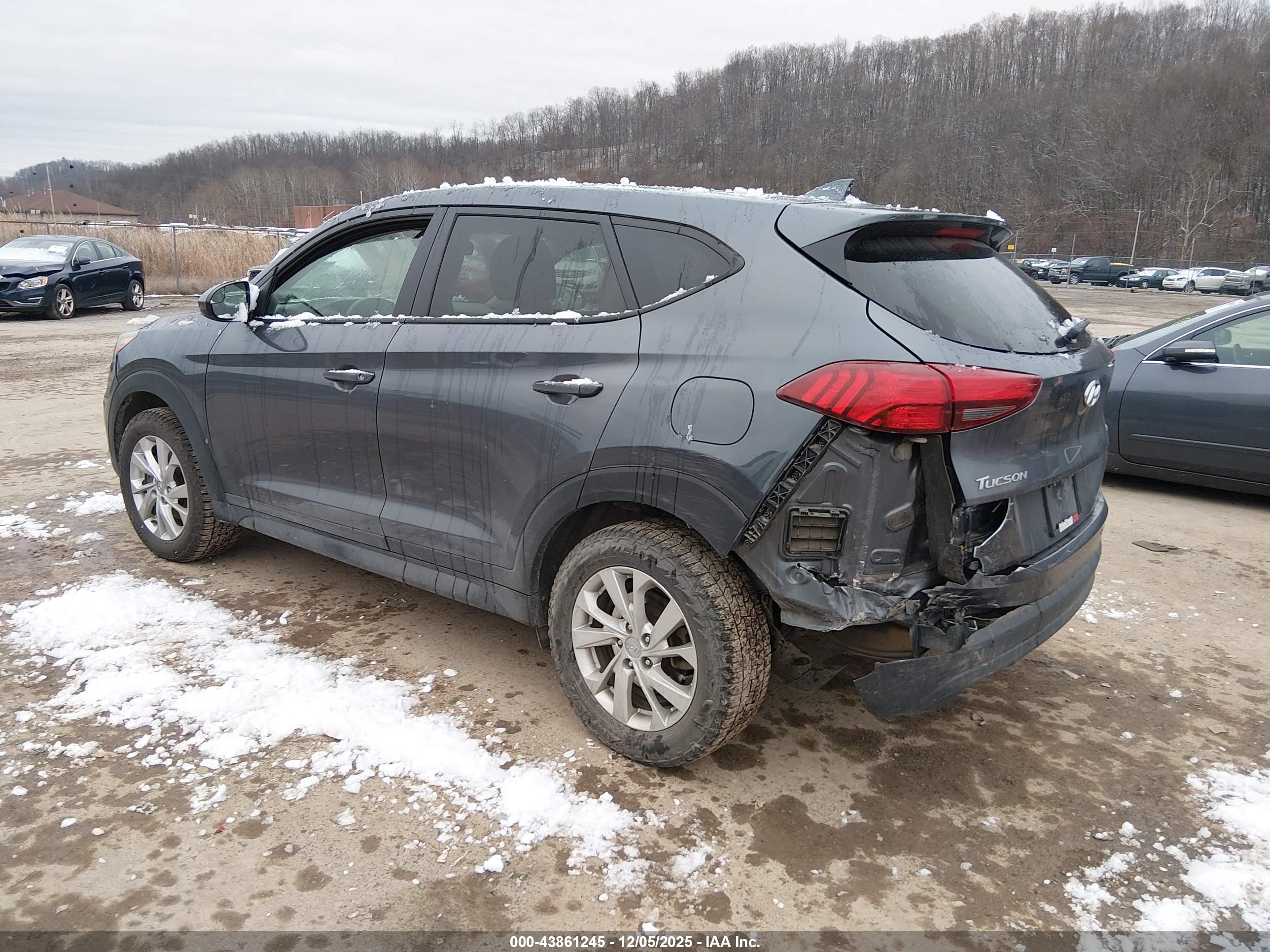 HYUNDAI TUCSON image 3