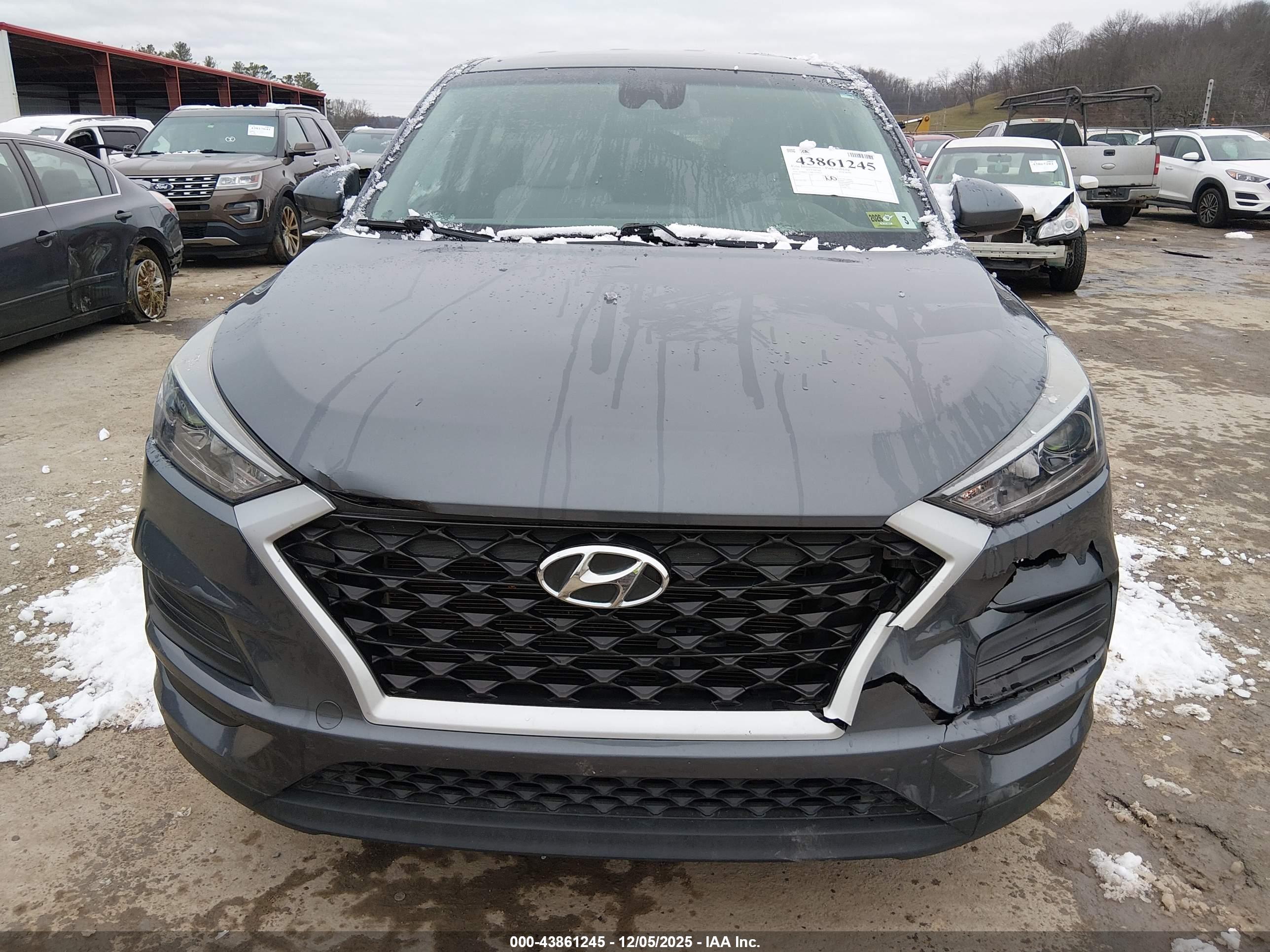 HYUNDAI TUCSON image 6