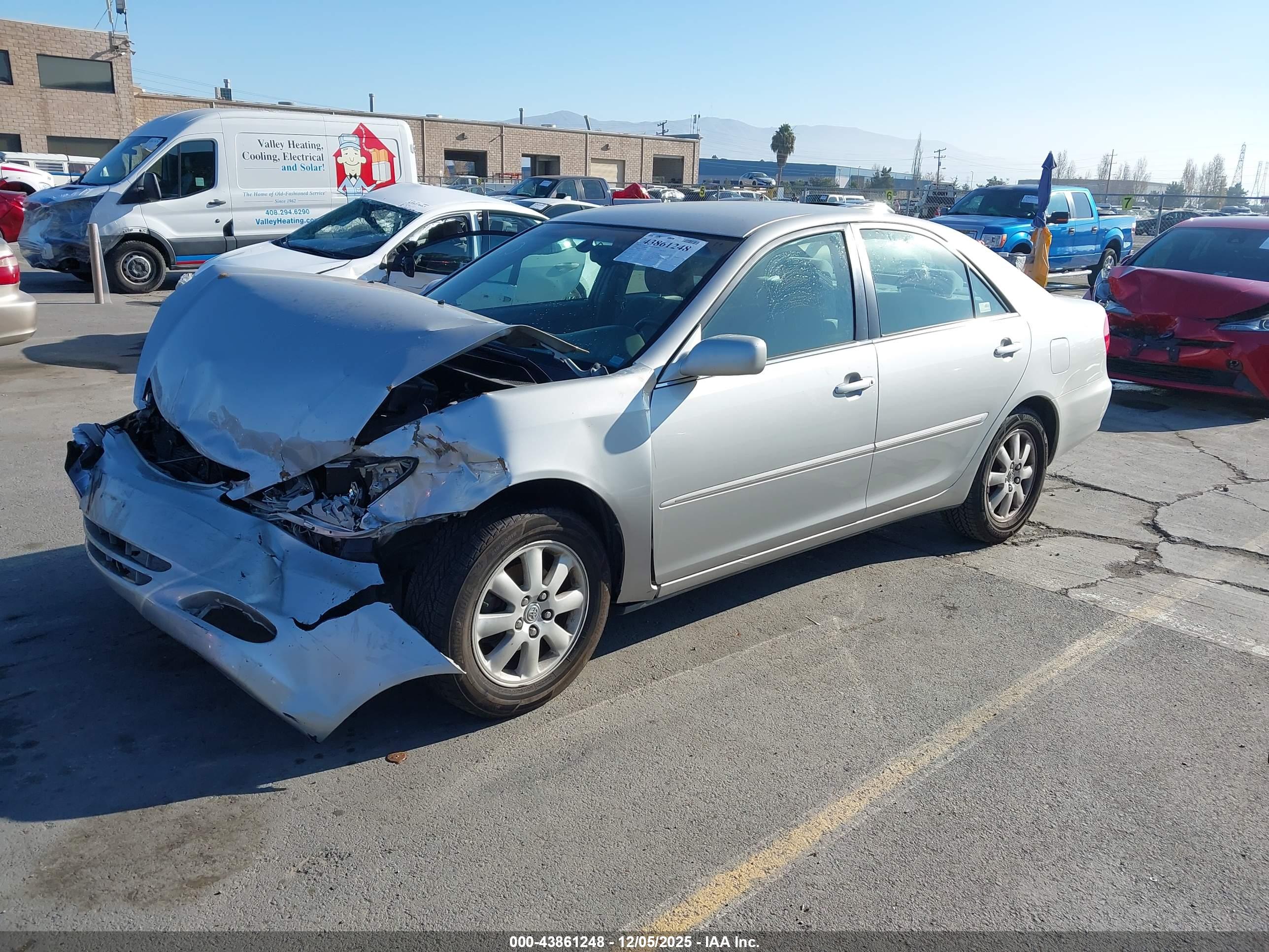 TOYOTA CAMRY image 2