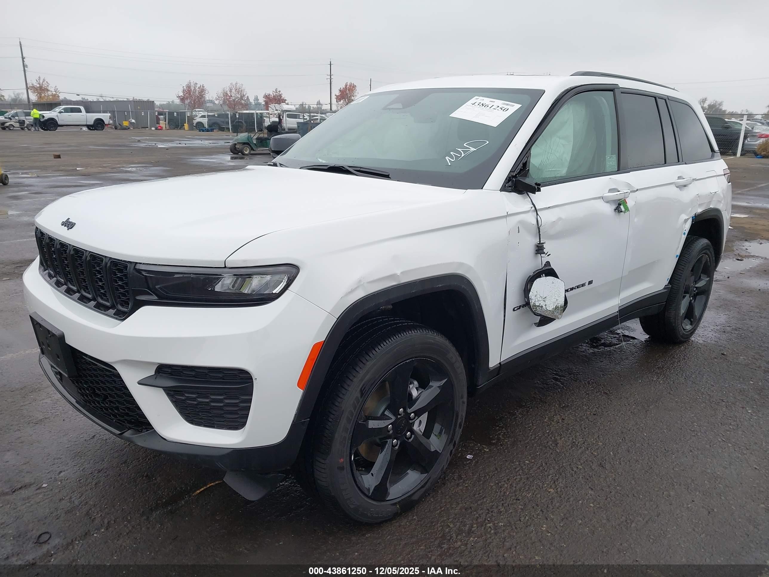 JEEP GRAND image 2