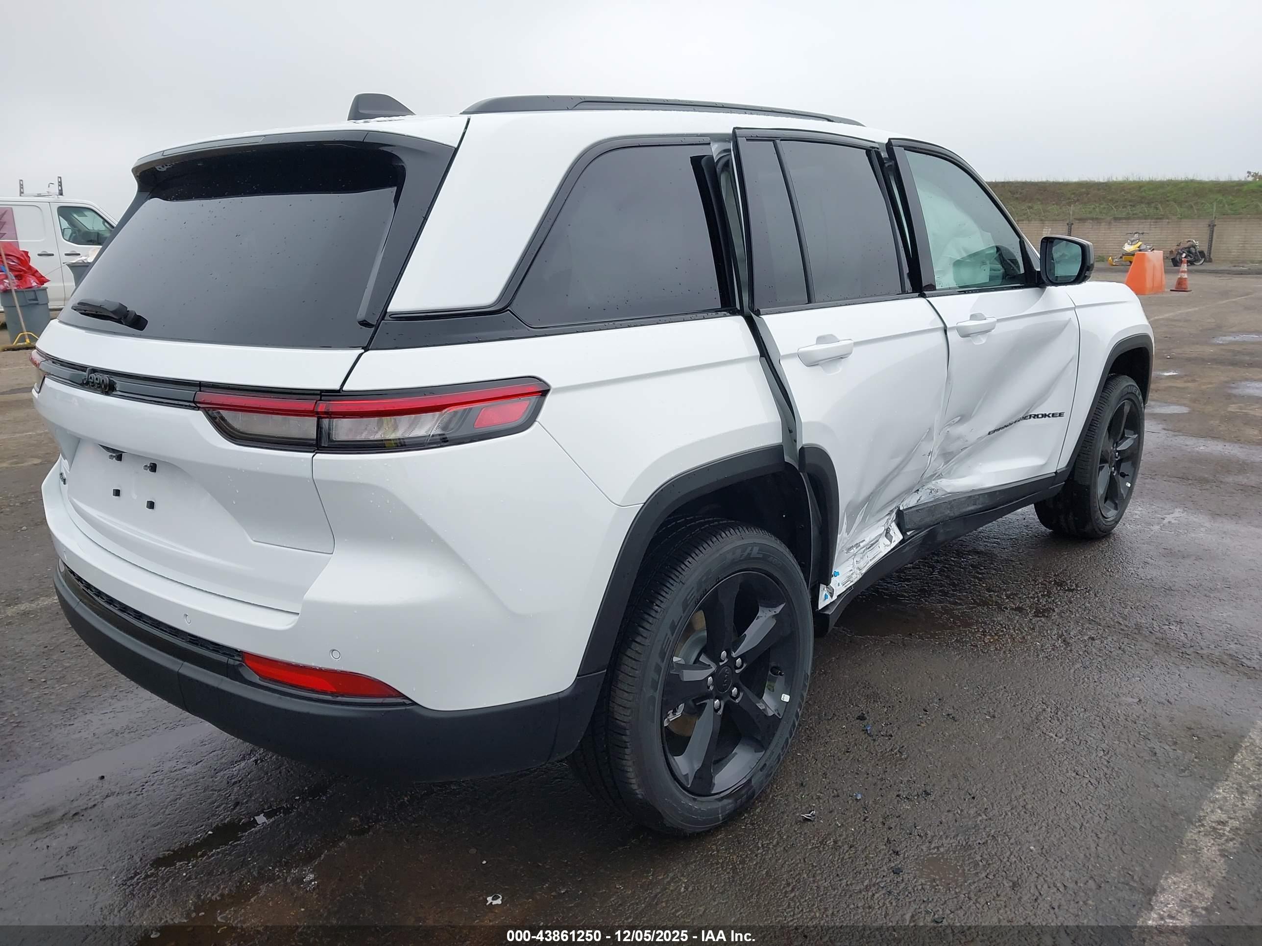 JEEP GRAND image 4