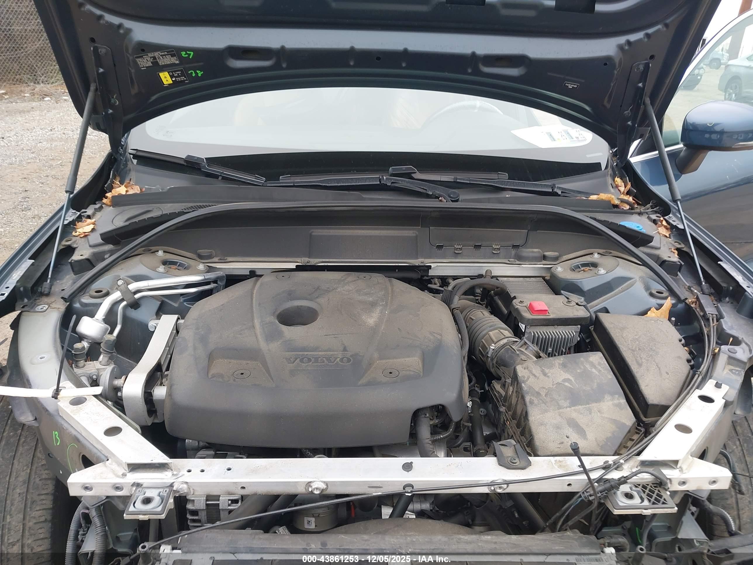 VOLVO XC60 image 10