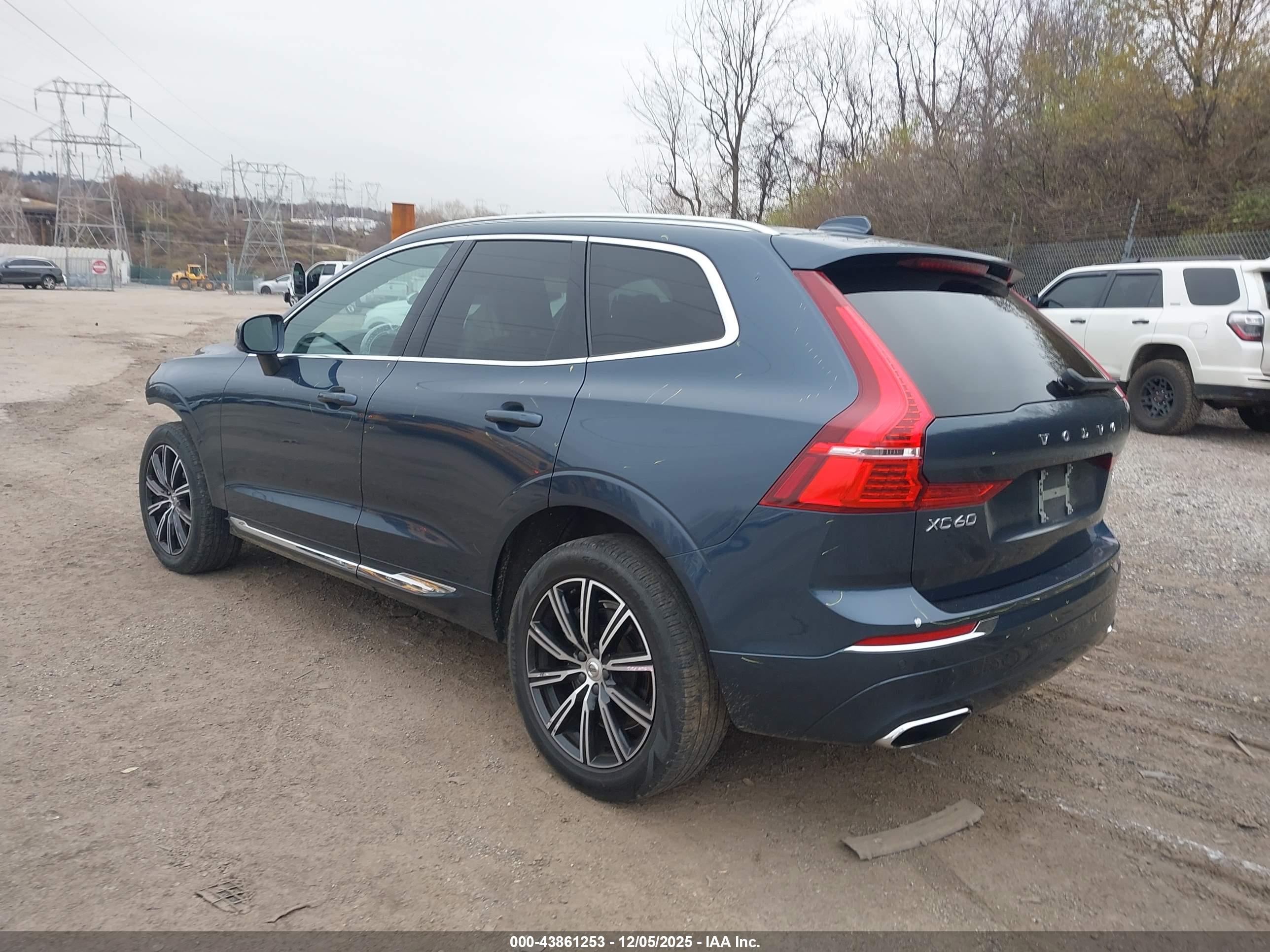 VOLVO XC60 image 3