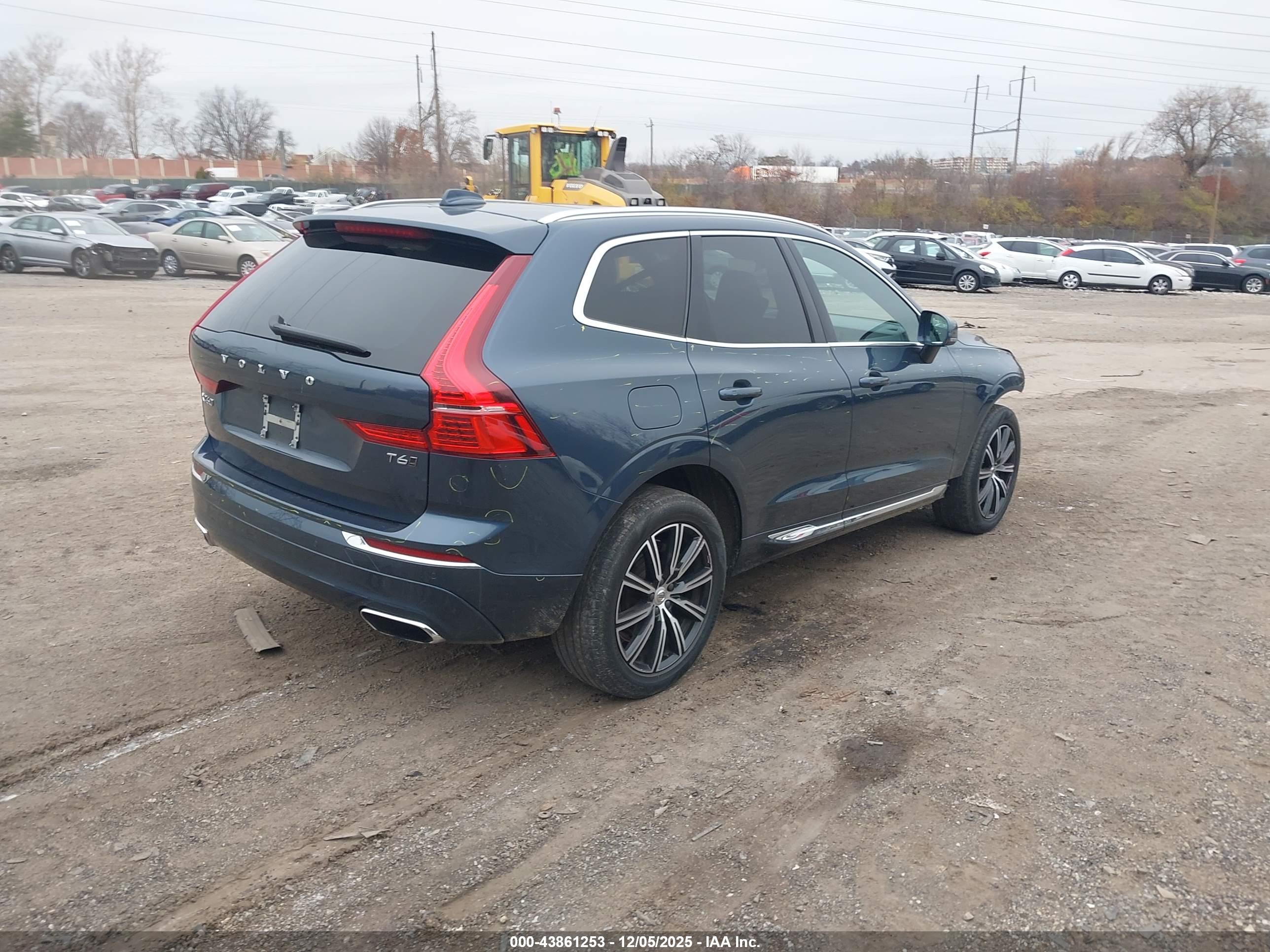 VOLVO XC60 image 4