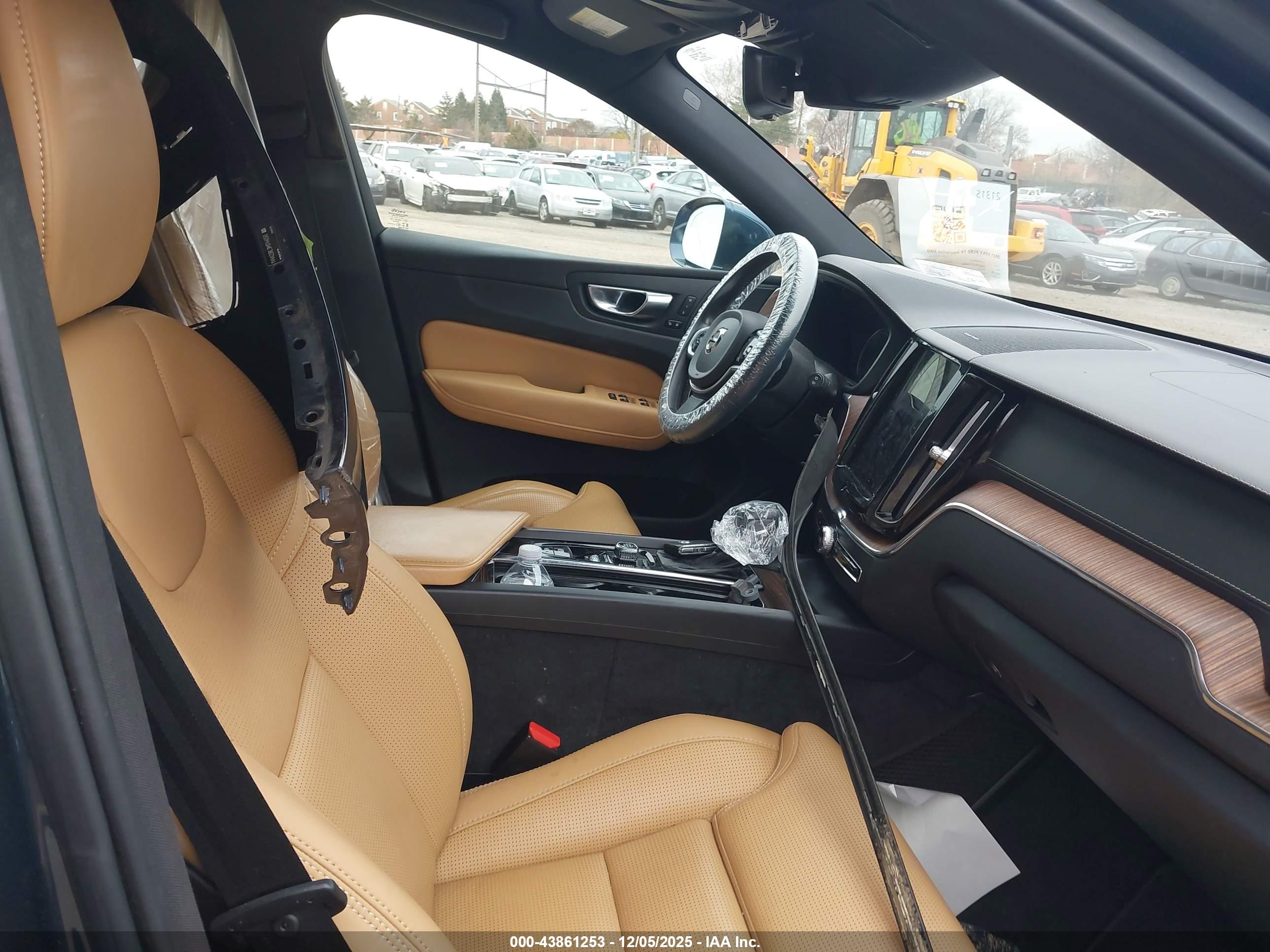 VOLVO XC60 image 5