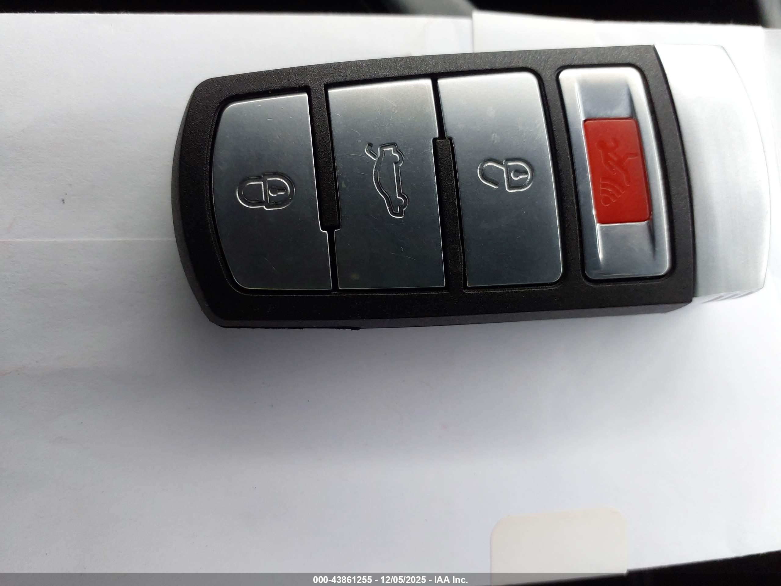 VOLKSWAGEN CC image 11
