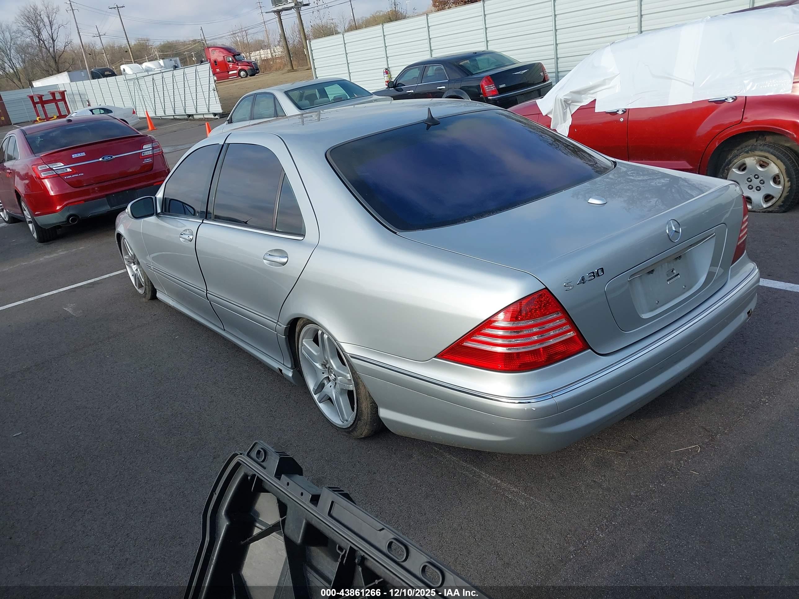 MERCEDES-BENZ S image 3
