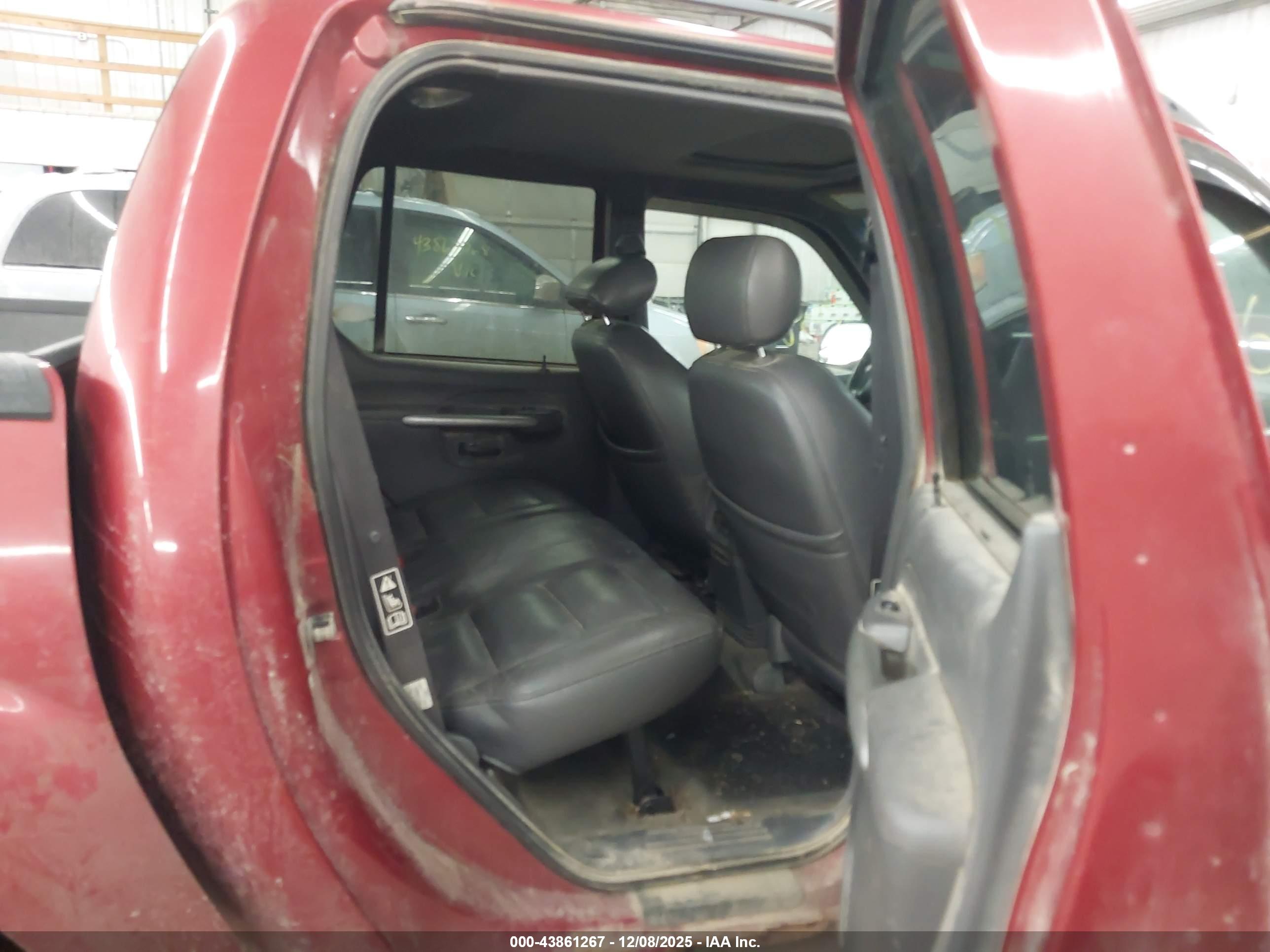 FORD EXPLORER image 8